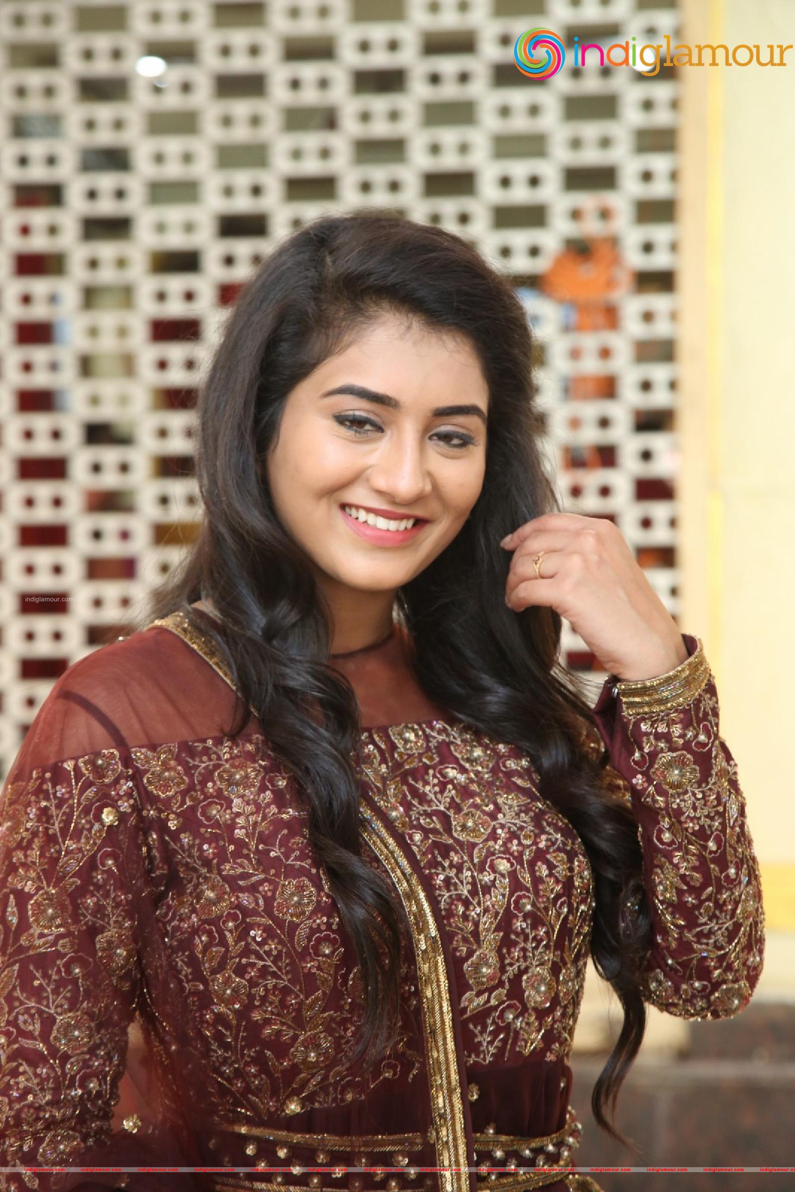 Rashi Singh Actress hd photo