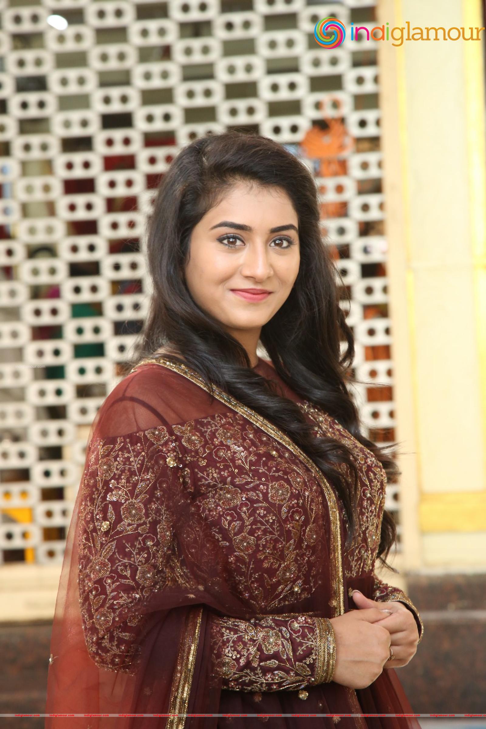 Rashi Singh Actress hd photo