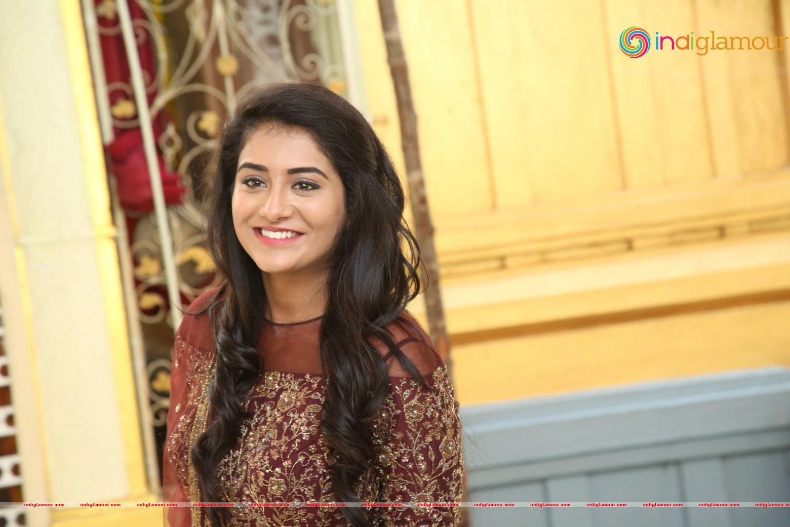 Rashi Singh Actress hd photo