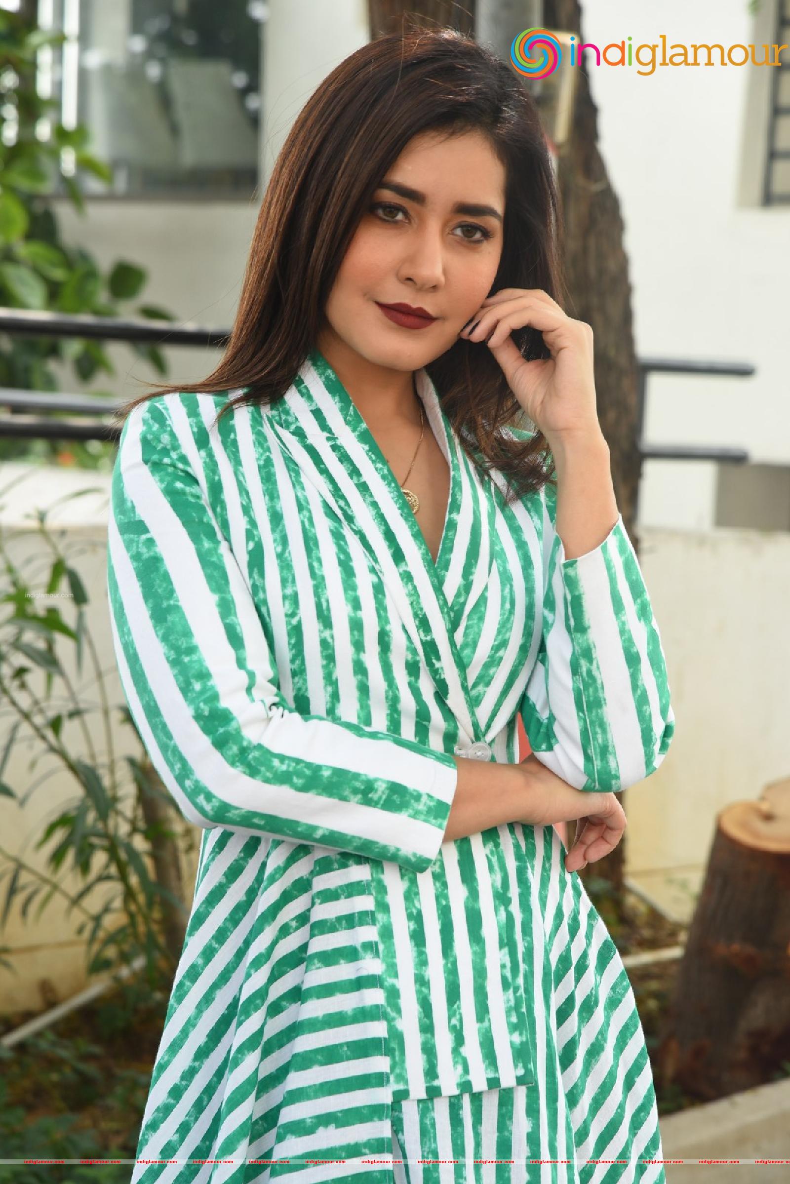 Raashi Khanna Actress hd photo
