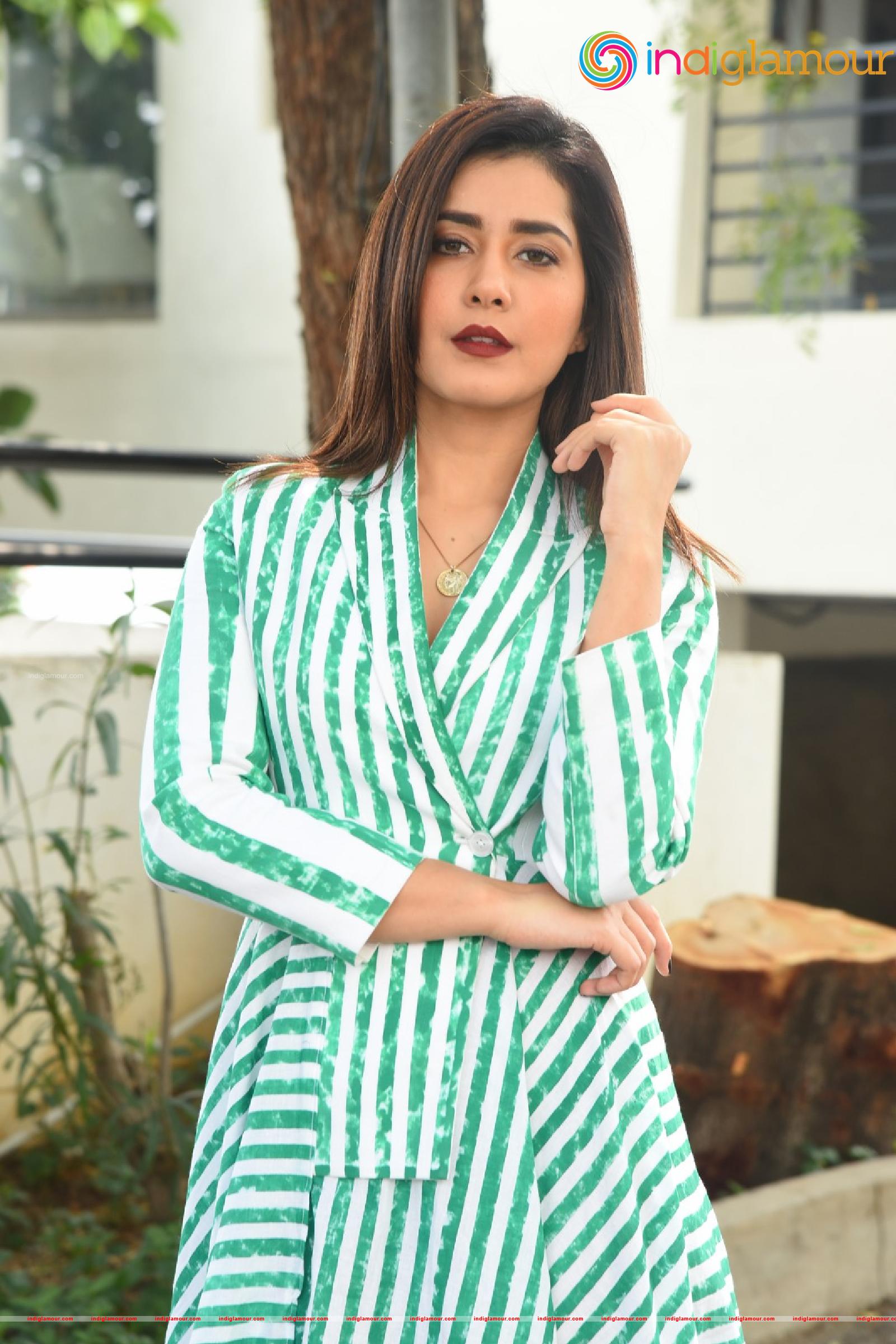 Raashi Khanna Actress hd photo