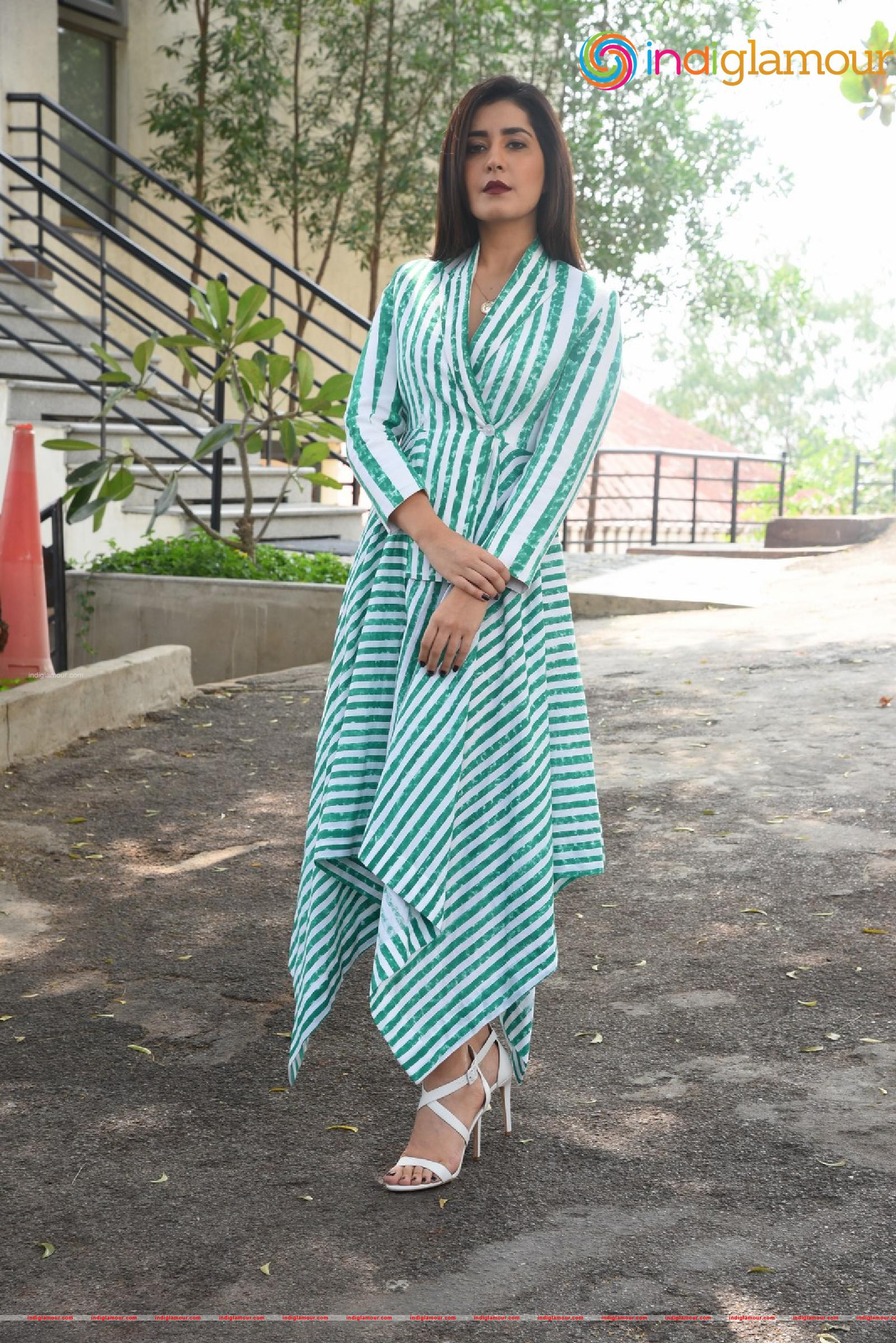 Raashi Khanna Actress hd photo