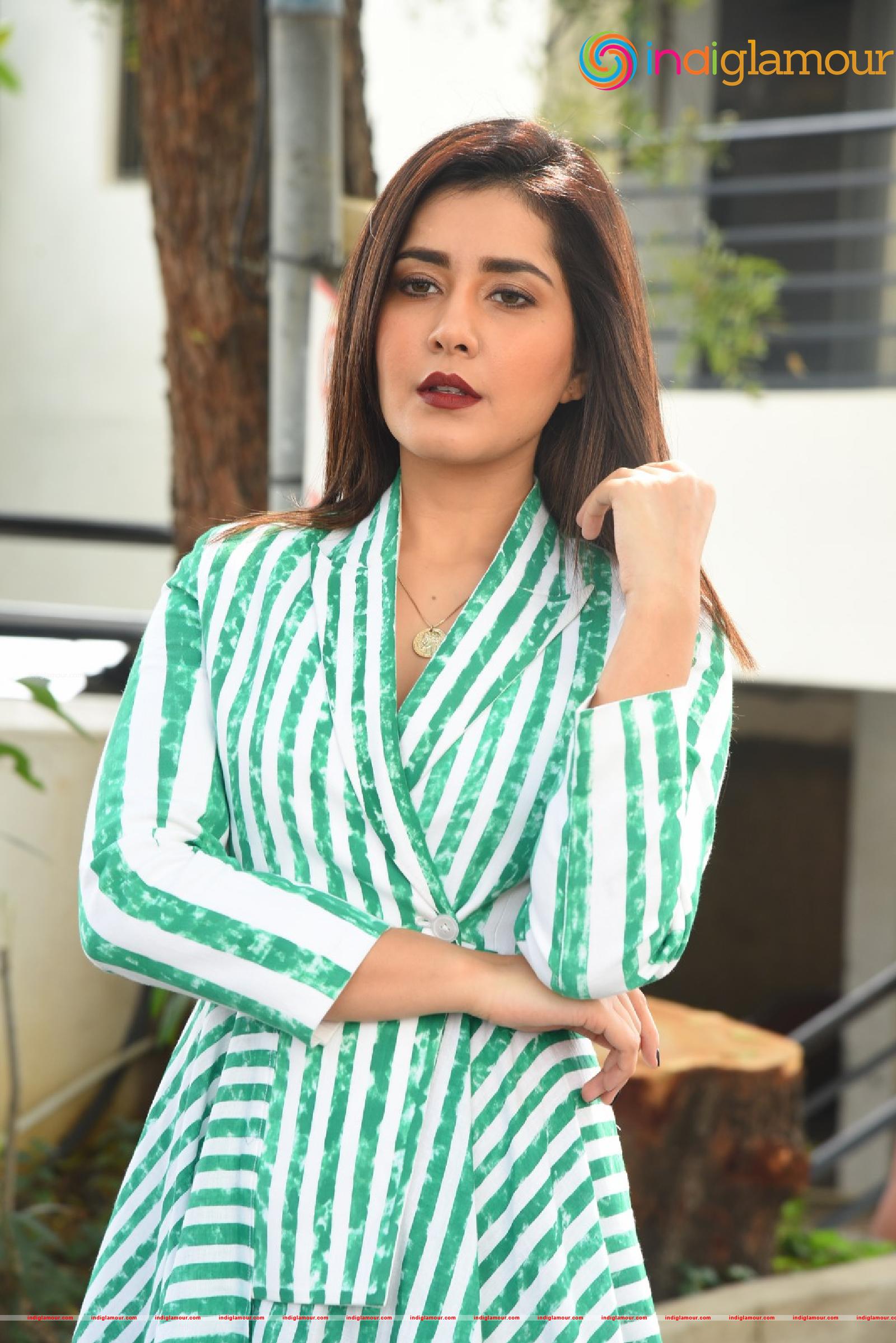 Raashi Khanna Actress hd photo