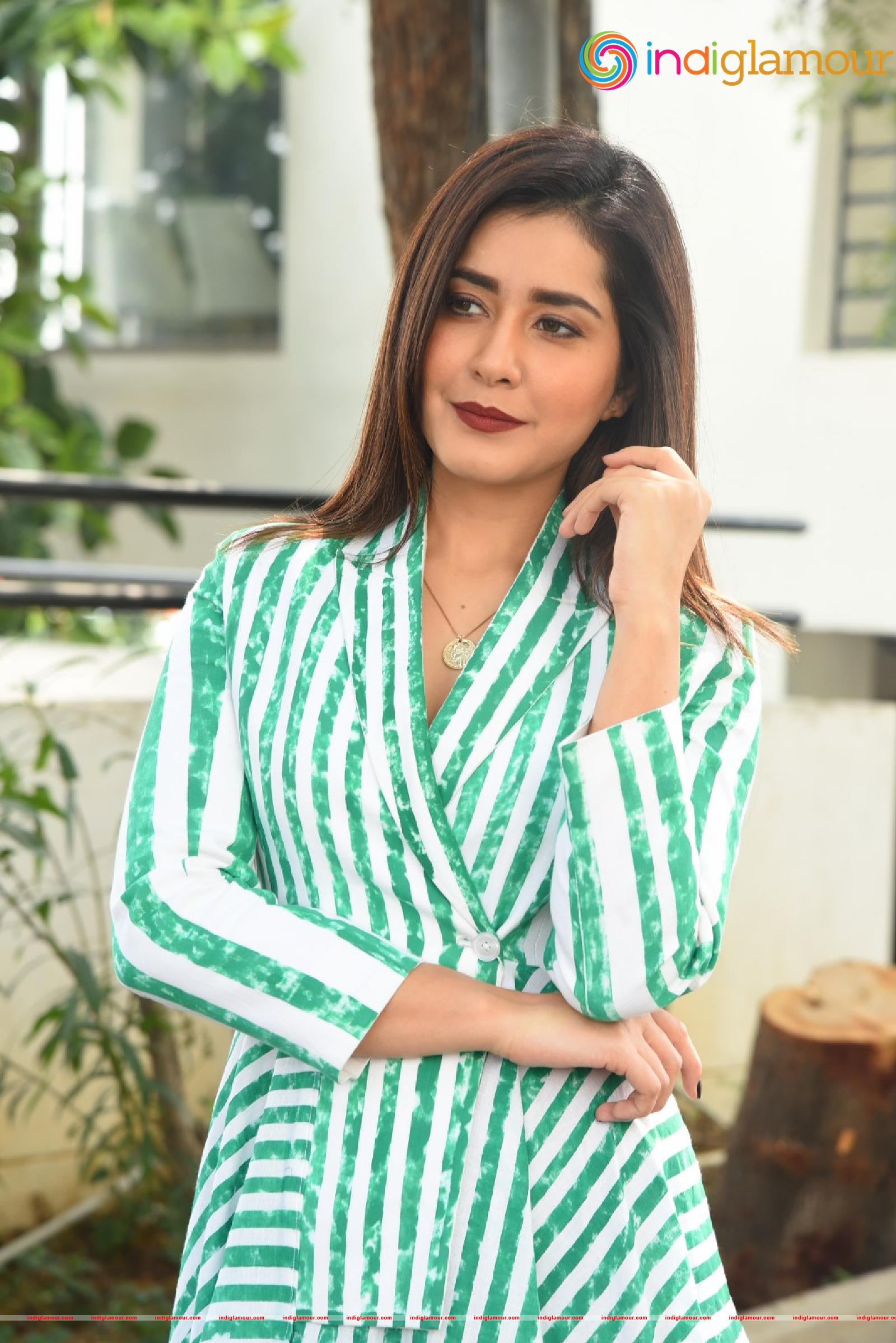 Raashi Khanna Actress hd photo