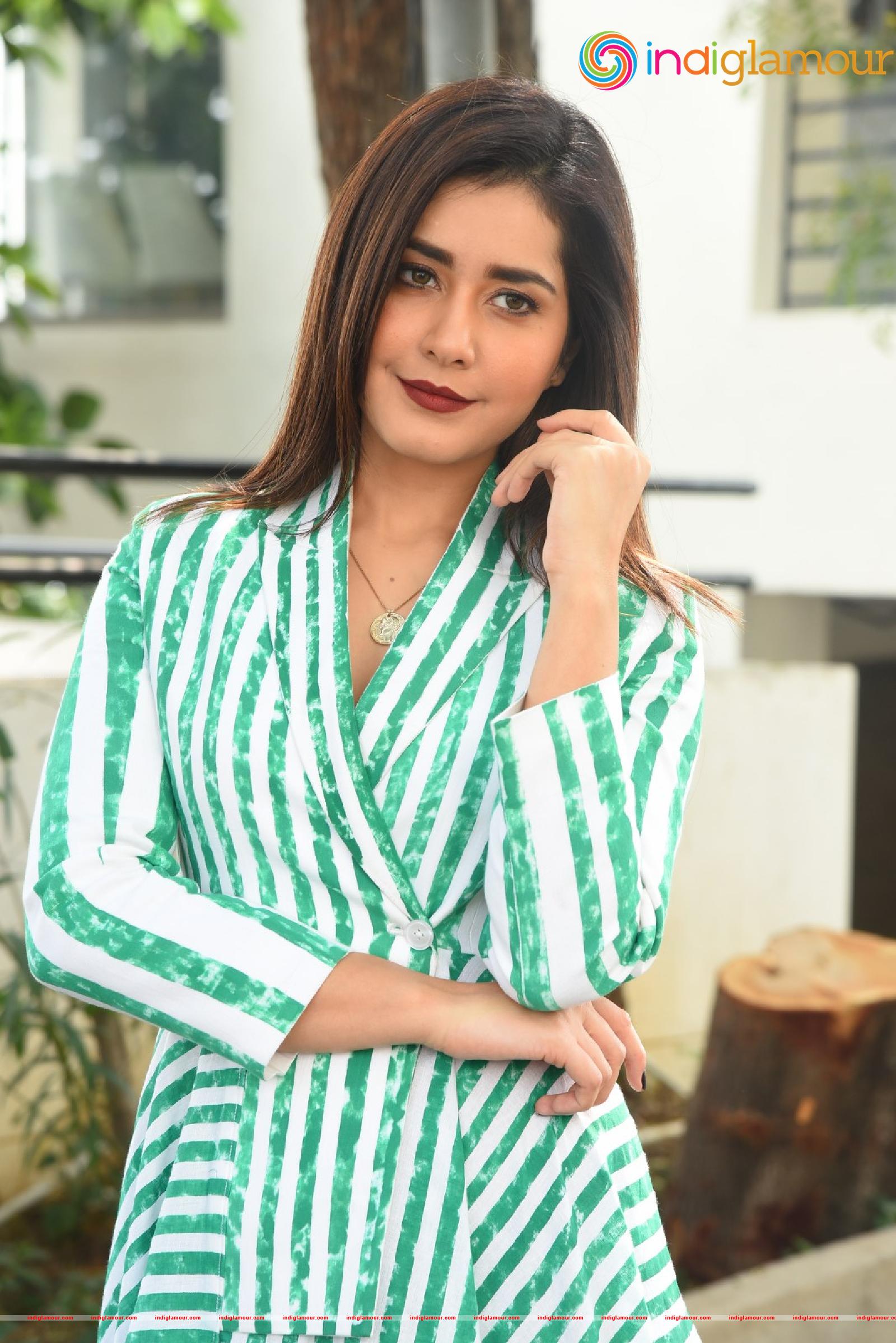 Raashi Khanna Actress hd photo