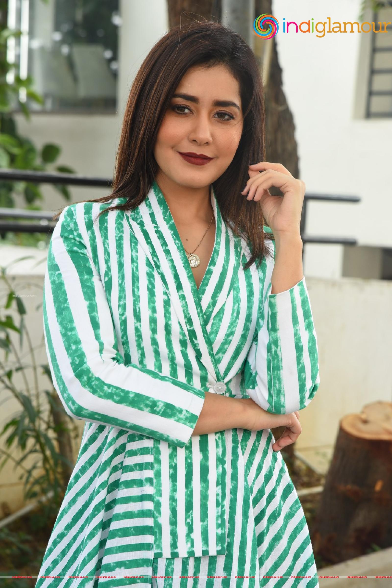 Raashi Khanna Actress hd photo
