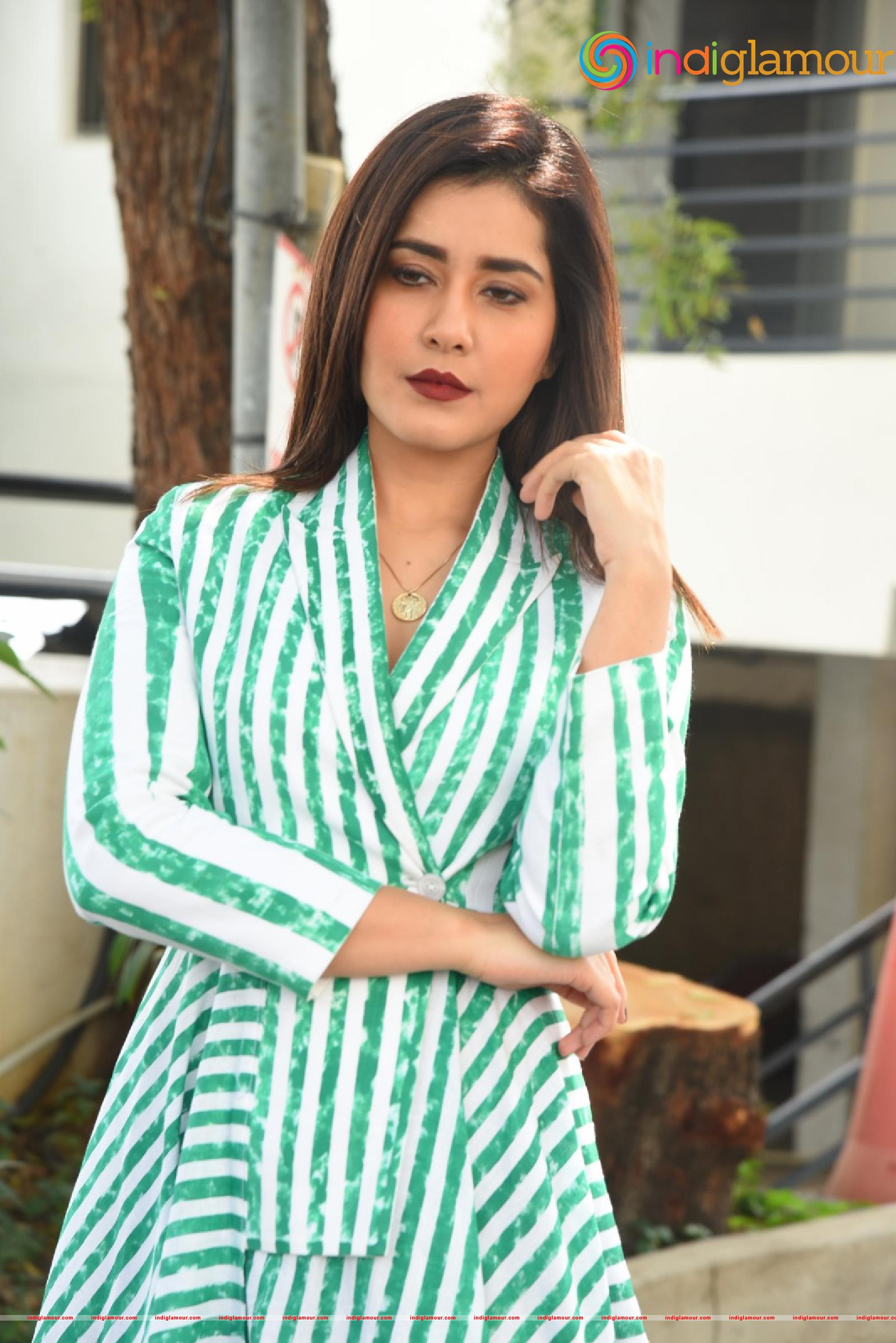 Raashi Khanna Actress hd photo