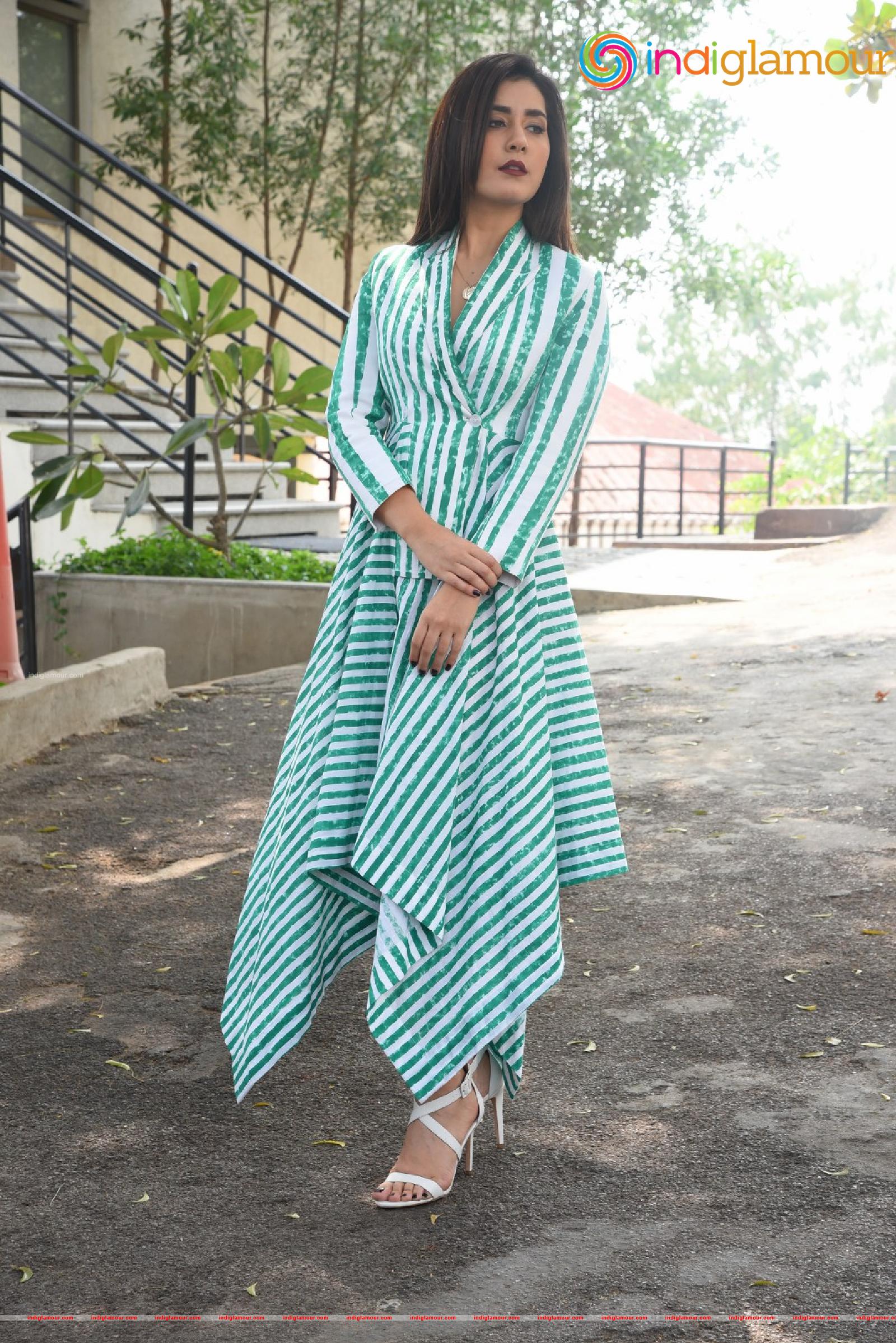 Raashi Khanna Actress hd photo