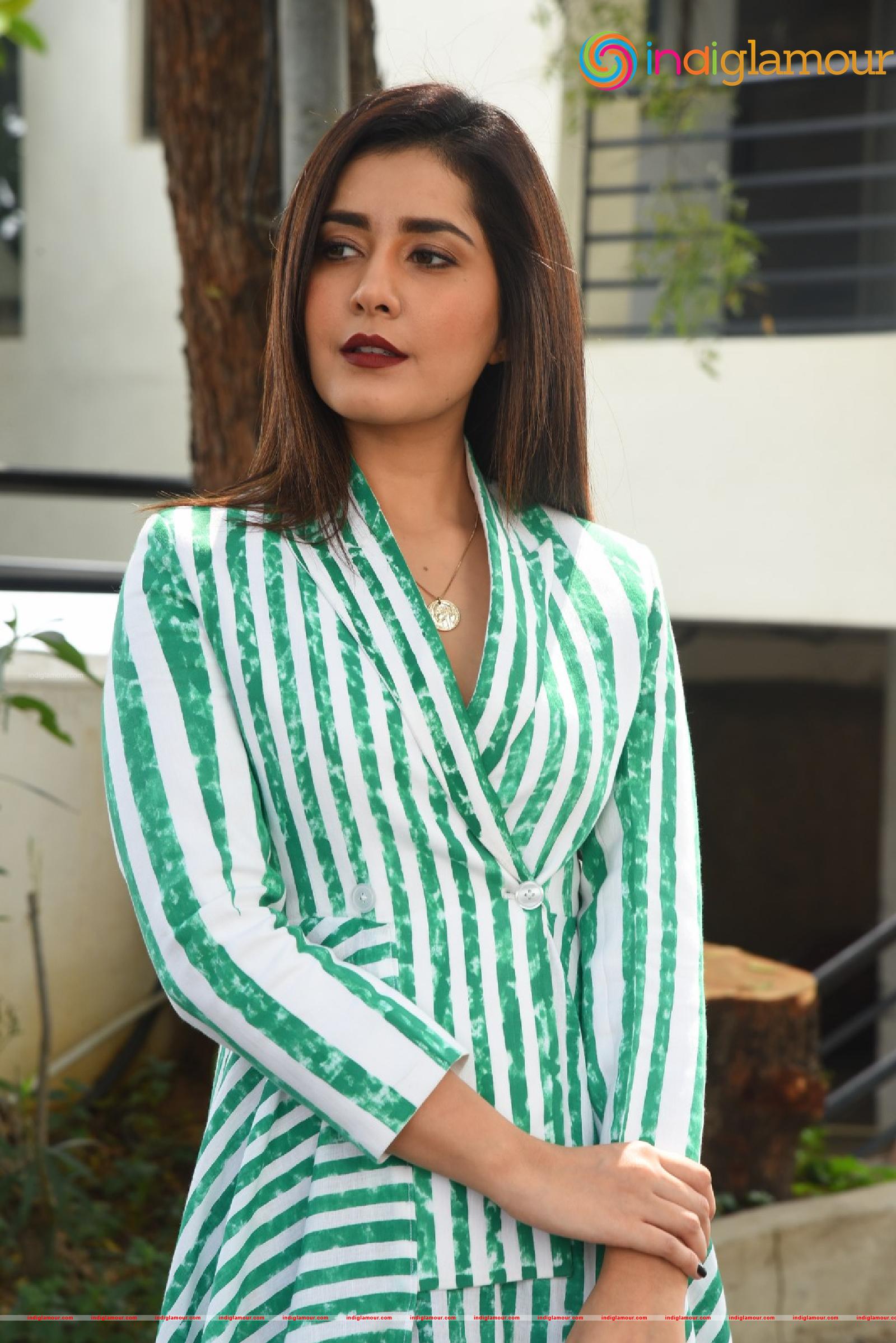 Raashi Khanna Actress hd photo