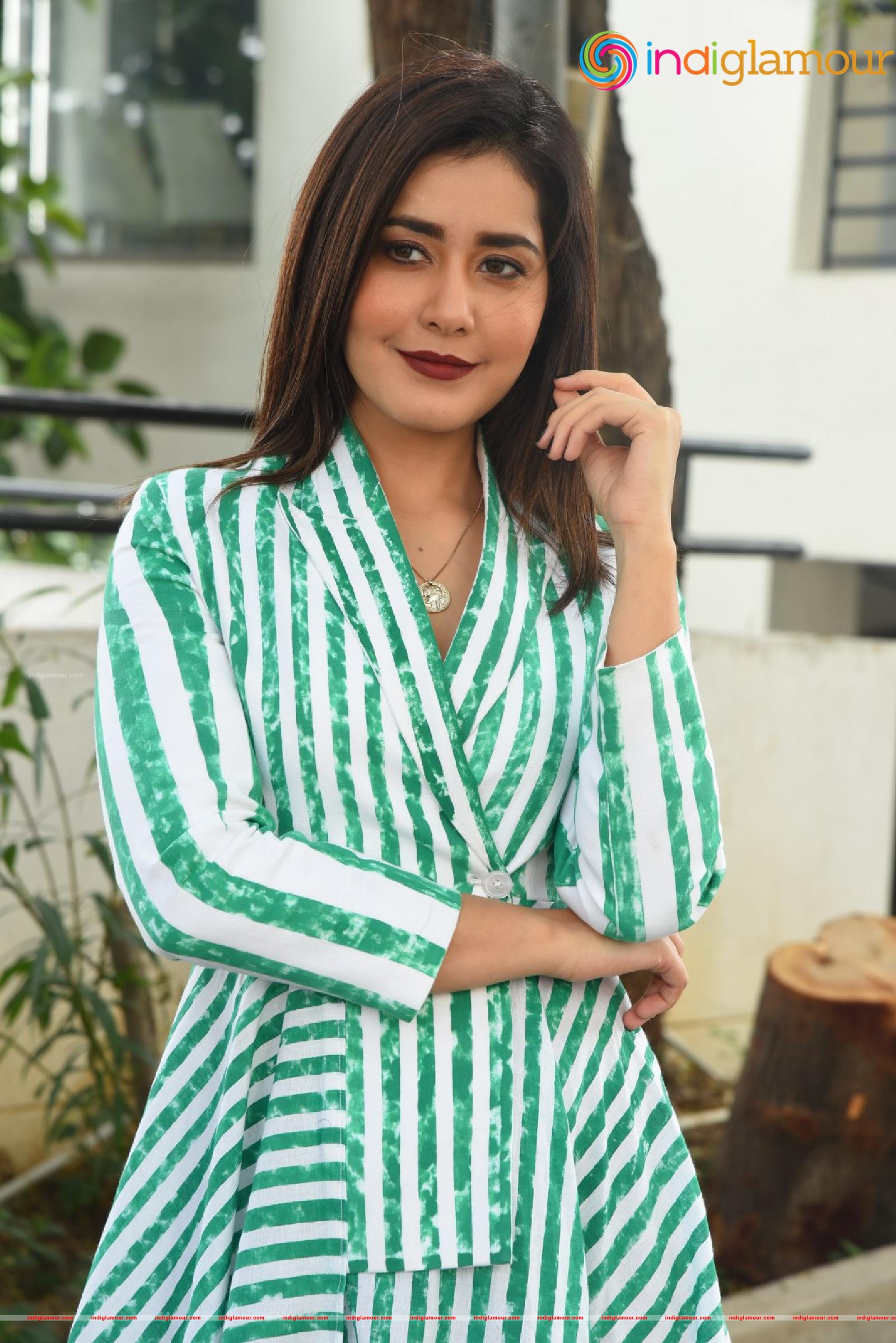 Raashi Khanna Actress hd photo