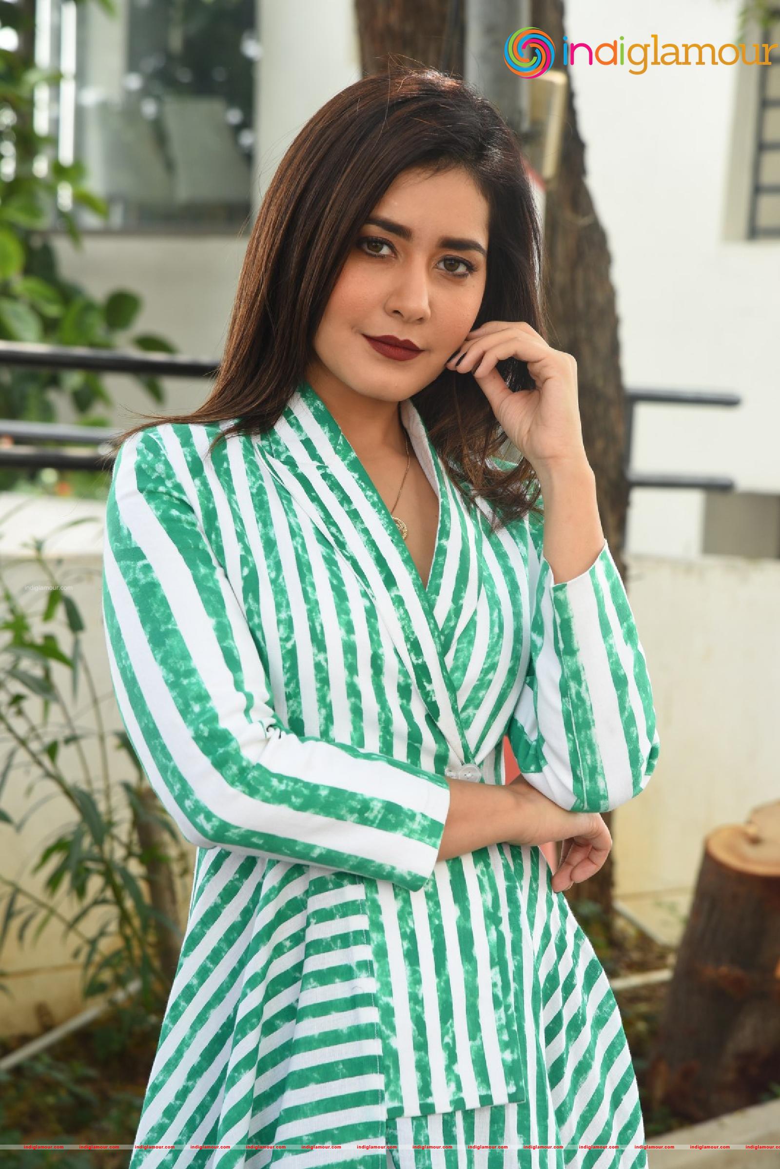 Raashi Khanna Actress hd photo