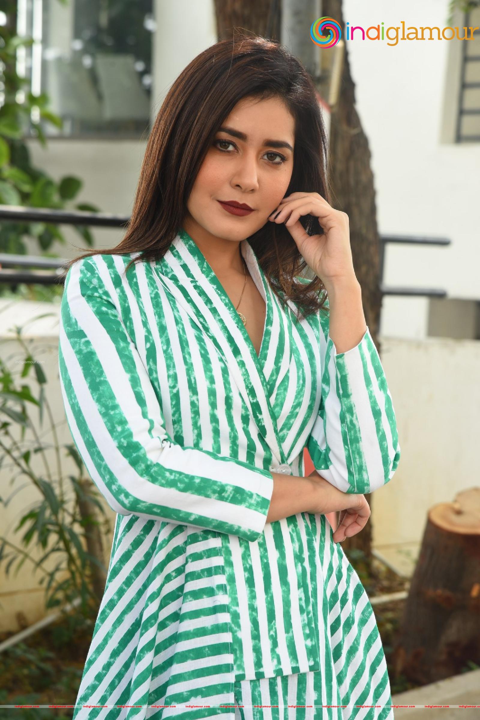 Raashi Khanna Actress hd photo