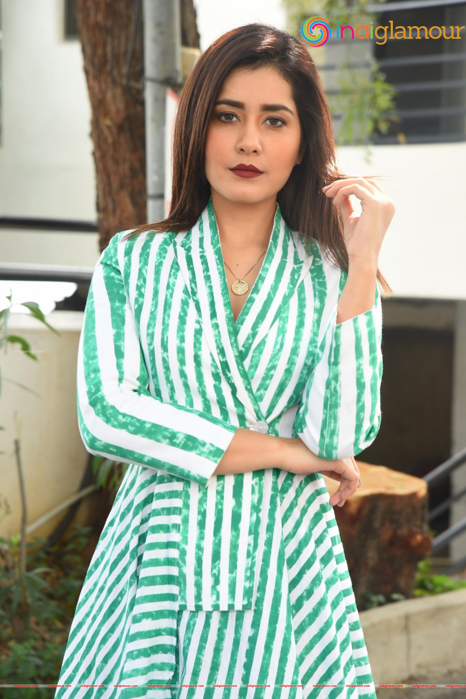 Raashi Khanna Actress hd photo