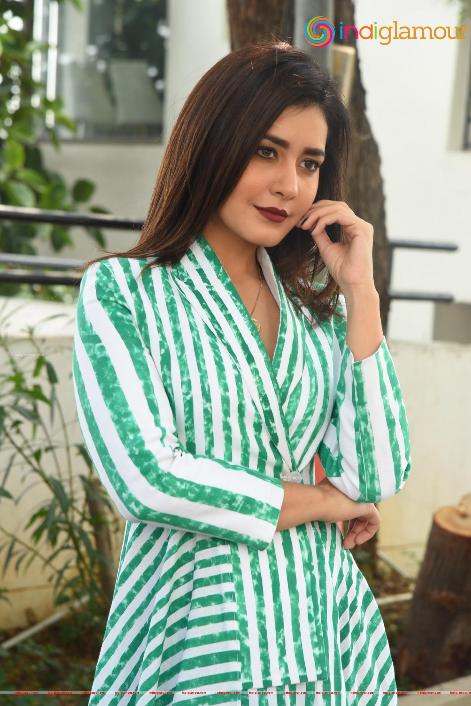 Raashi Khanna Actress hd photo