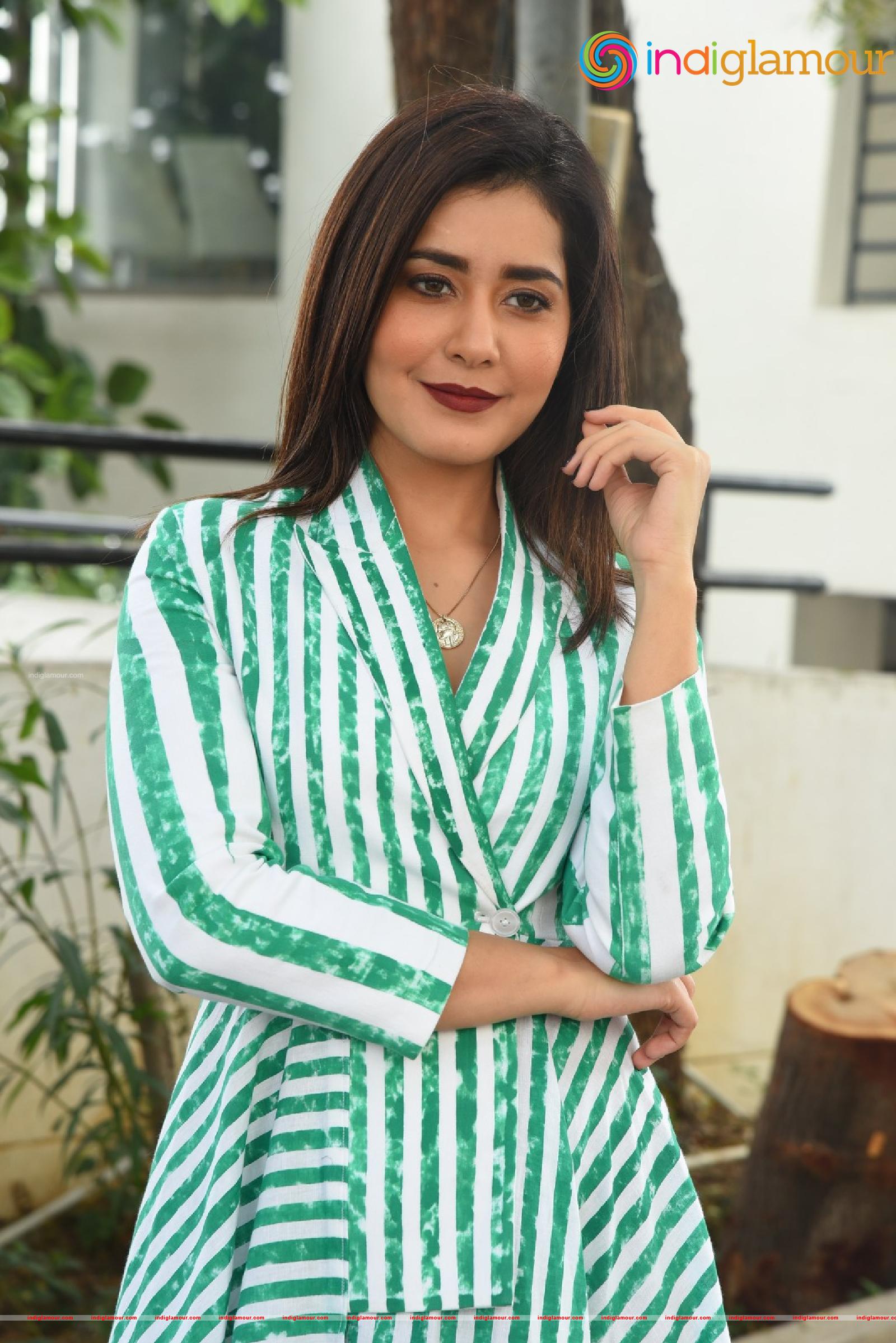 Raashi Khanna Actress hd photo
