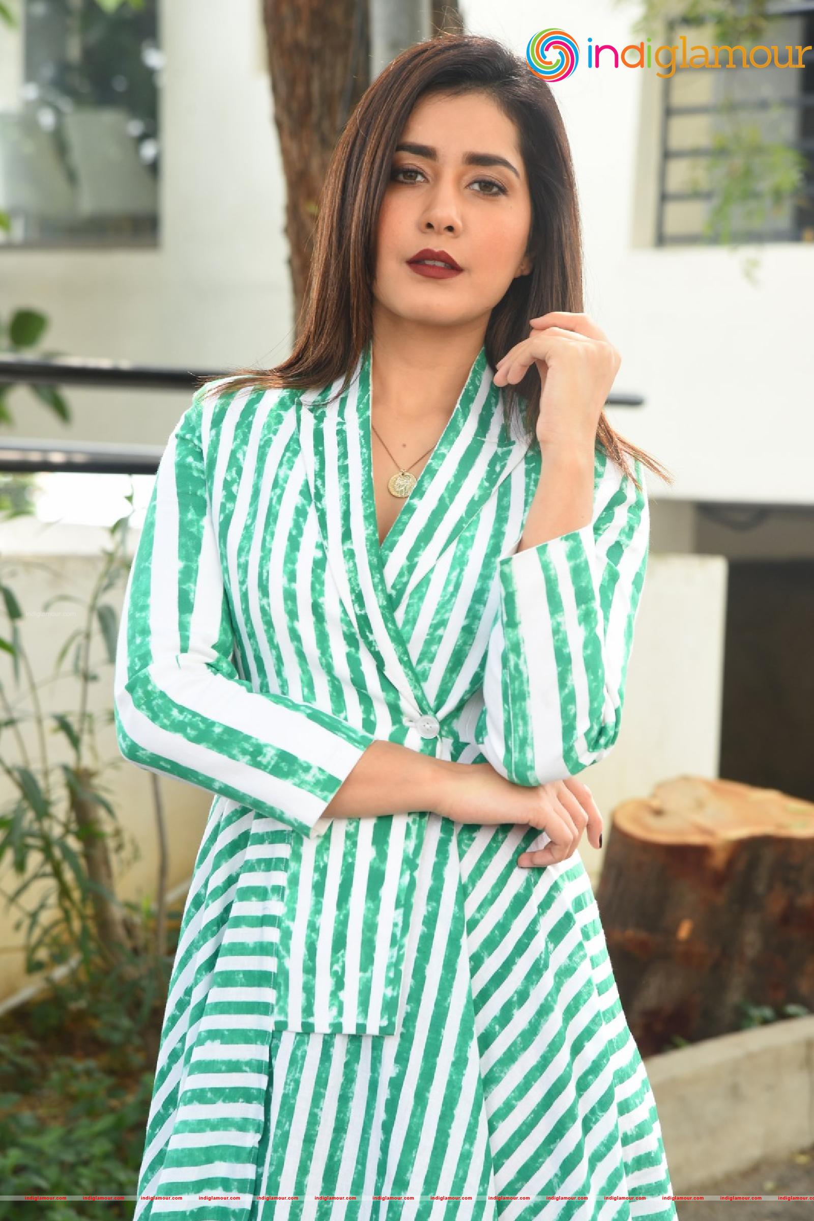 Raashi Khanna Actress hd photo