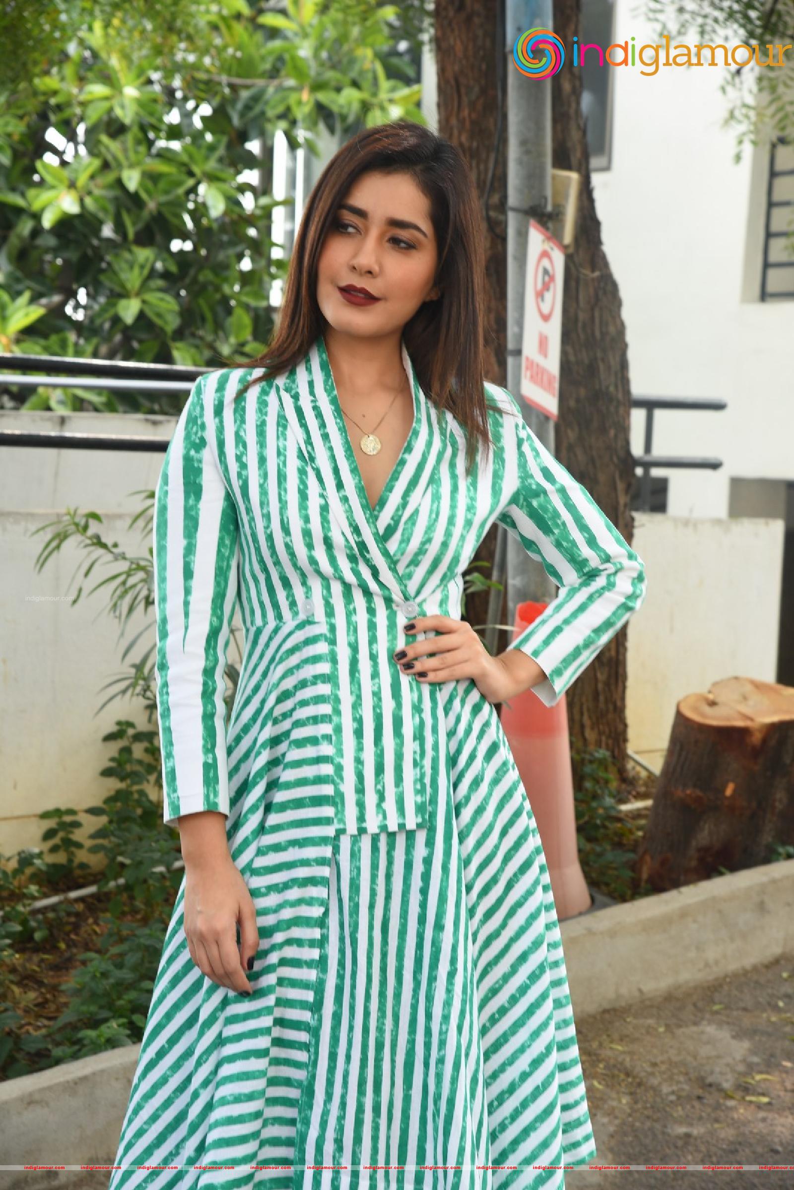 Raashi Khanna Actress hd photo