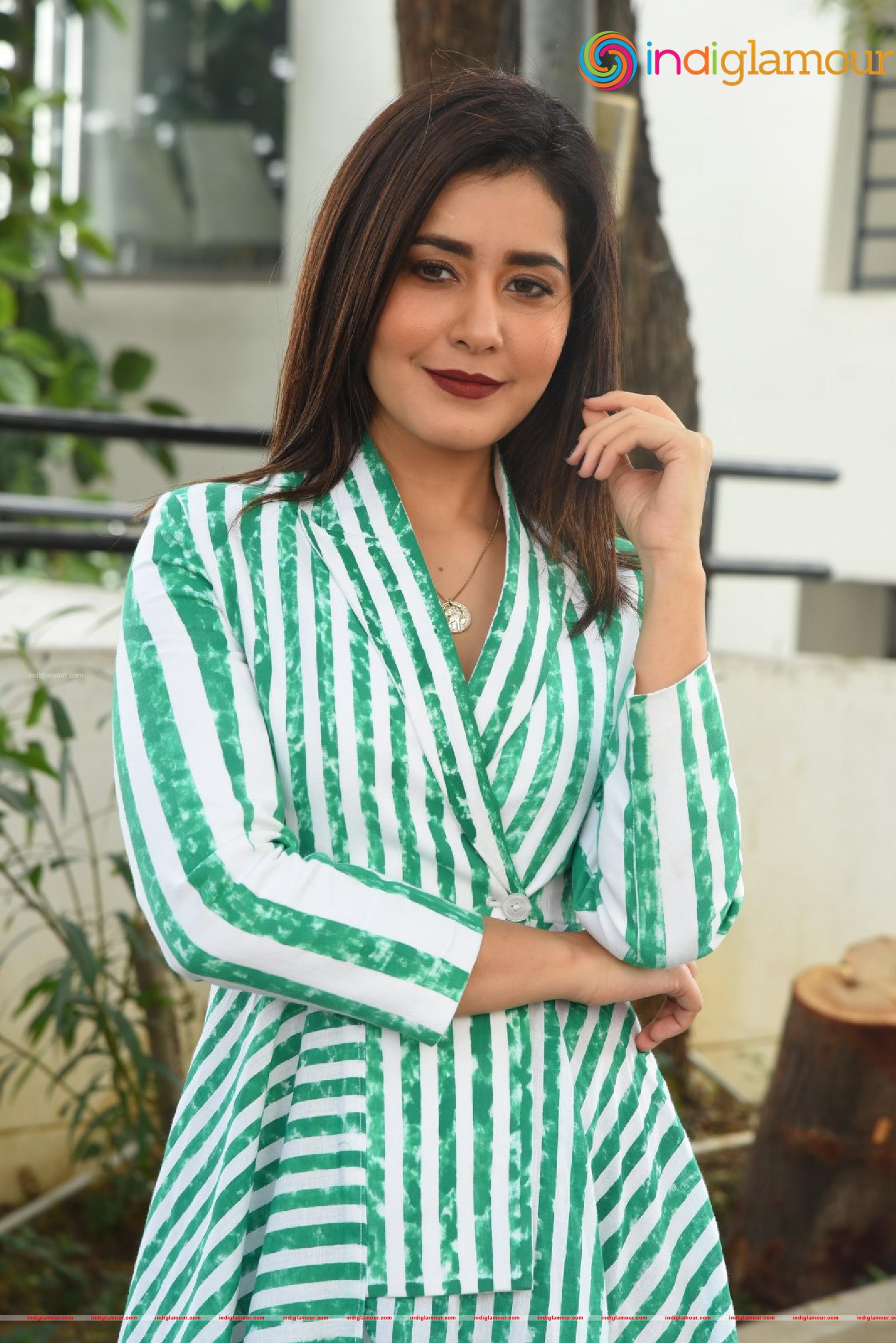 Raashi Khanna Actress hd photo