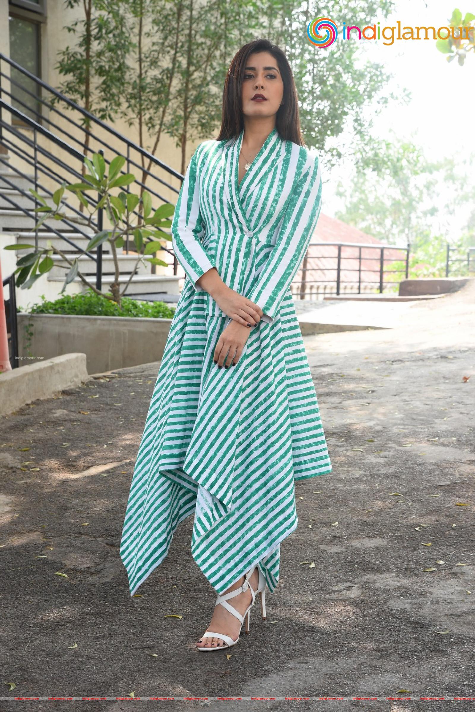 Raashi Khanna Actress hd photo