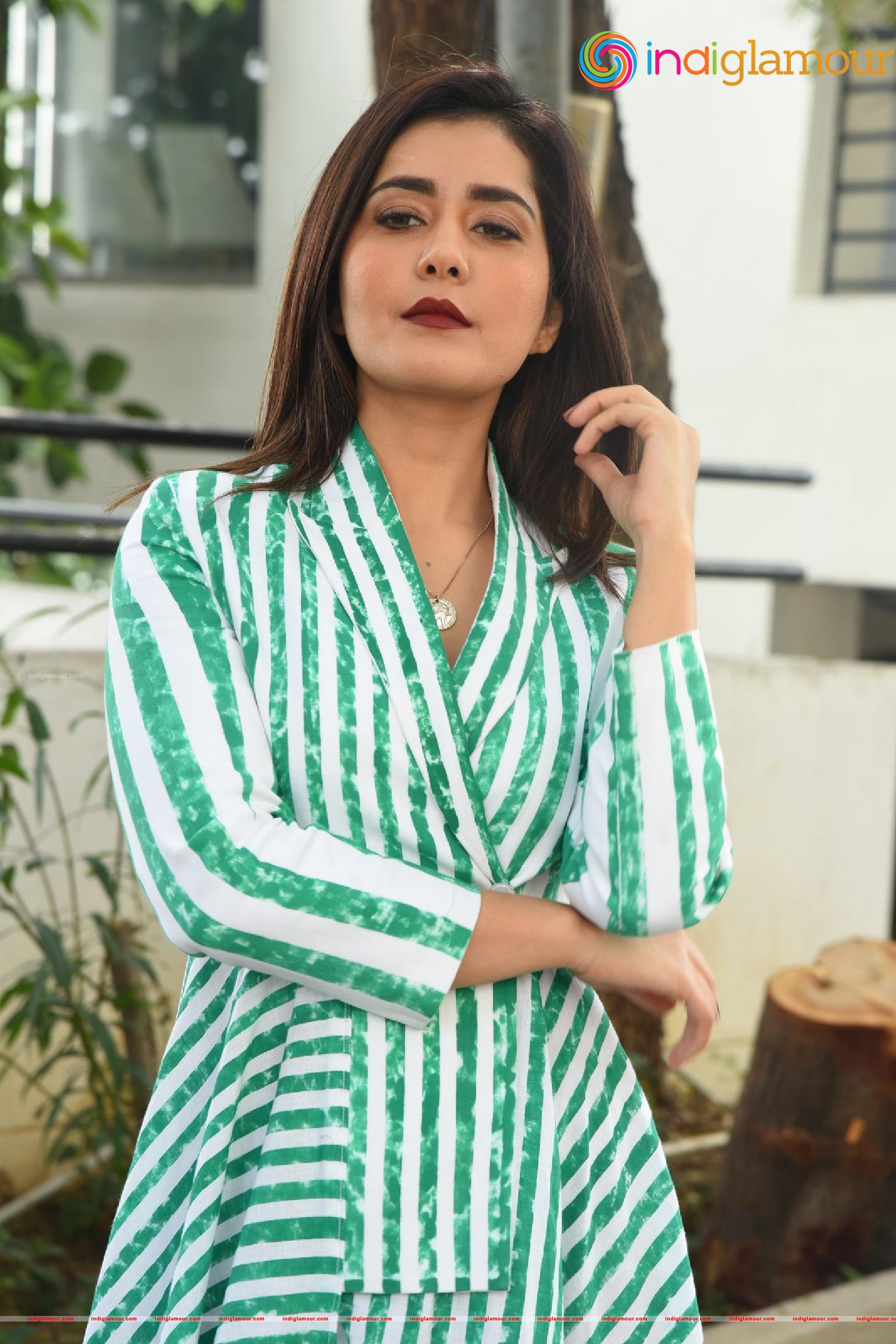 Raashi Khanna Actress hd photo