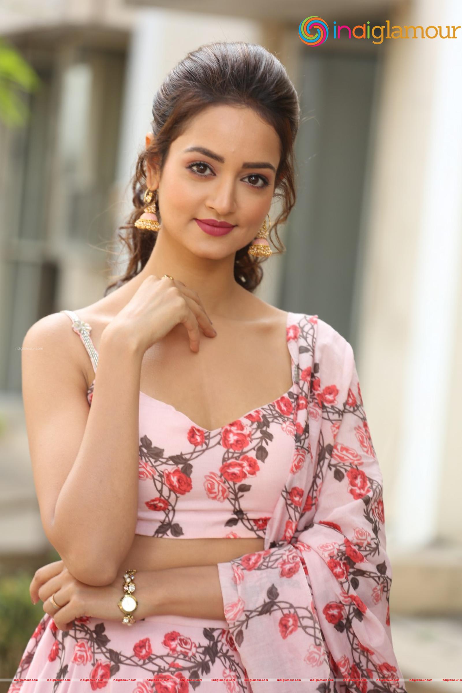 Shanvi Srivastava Actress hd photo