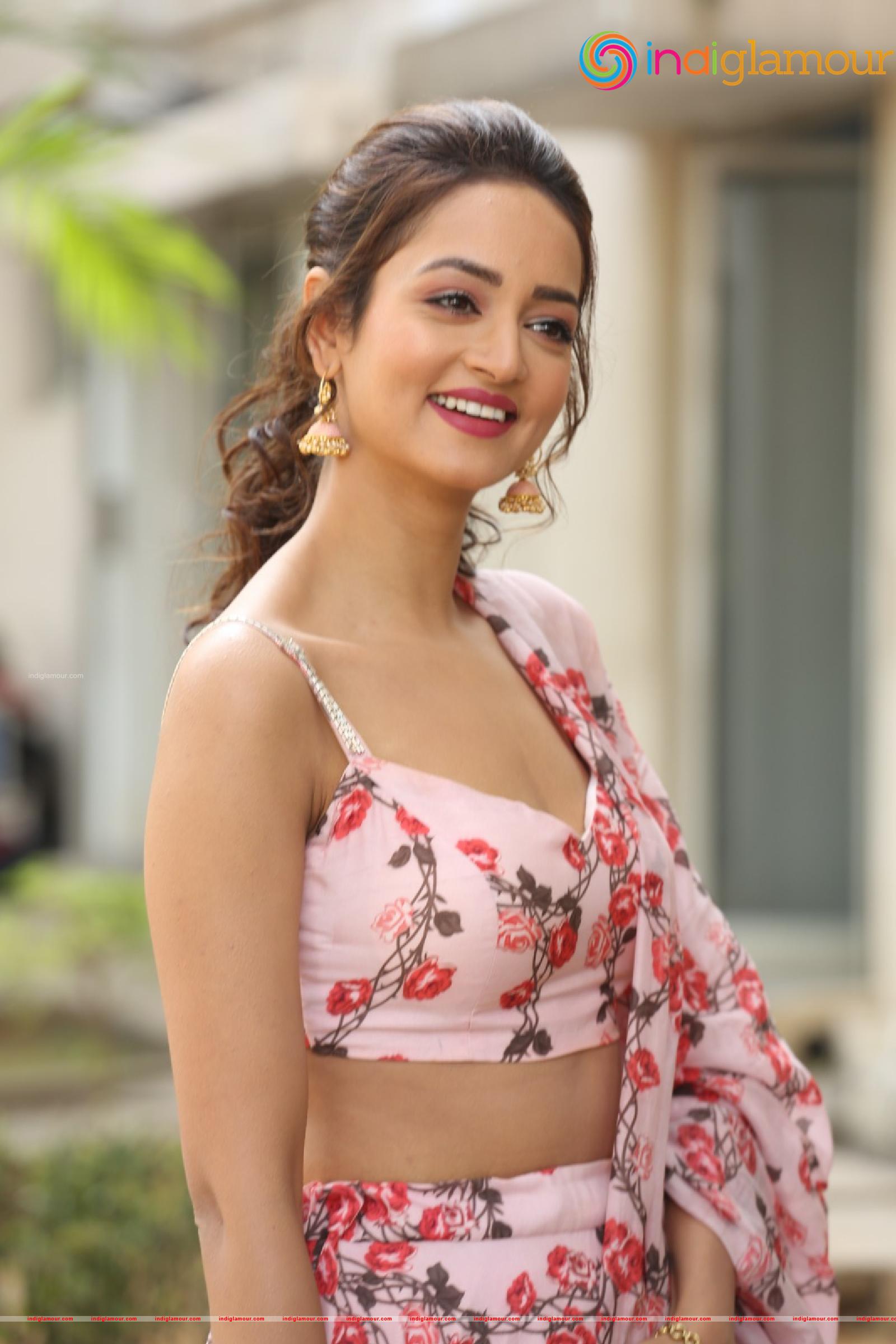 Shanvi Srivastava Actress hd photo