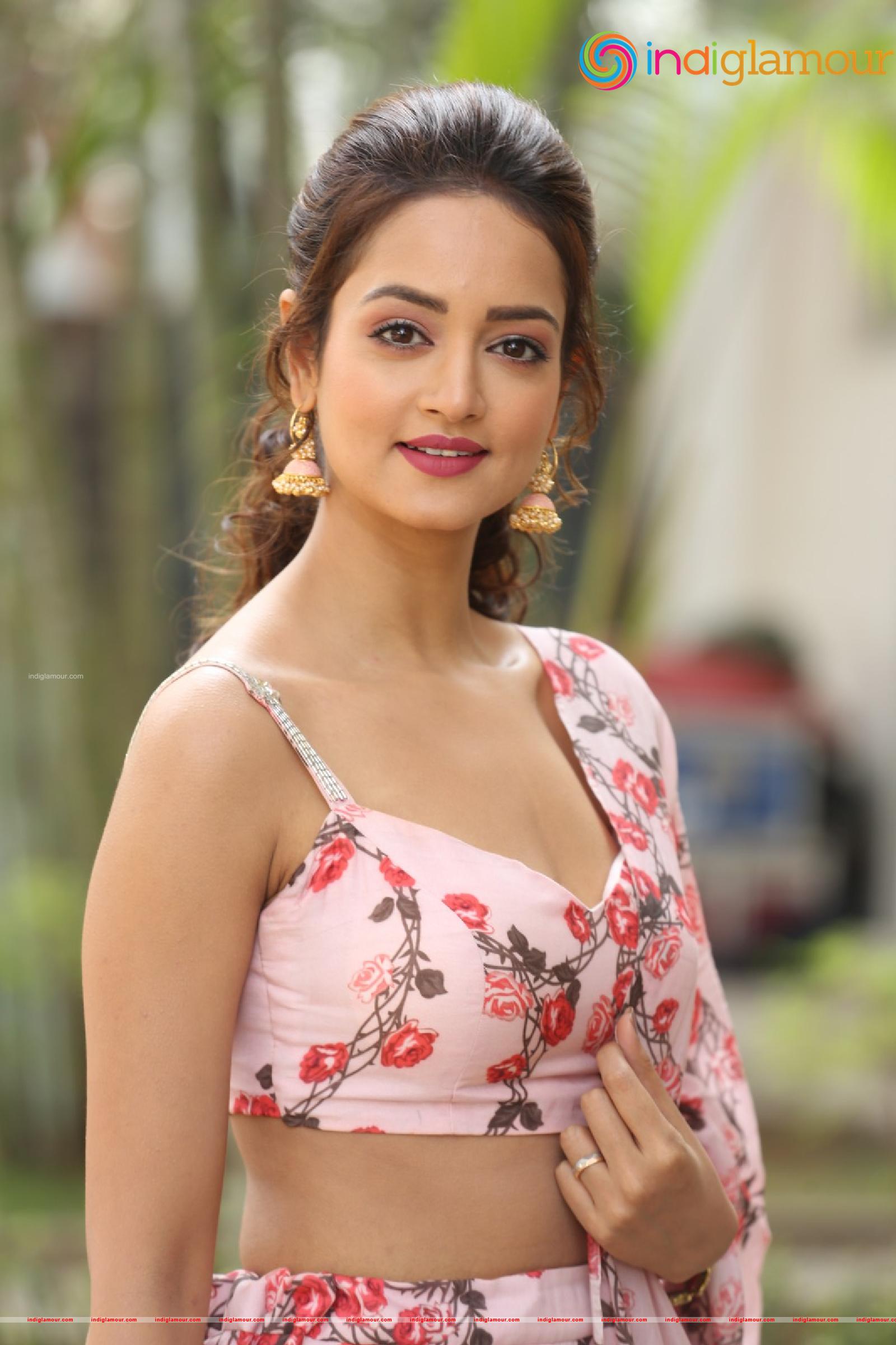 Shanvi Srivastava Actress hd photo