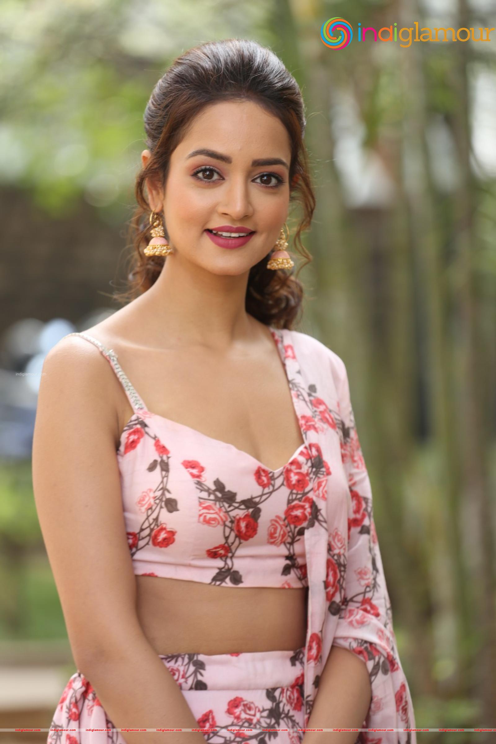 Shanvi Srivastava Actress hd photo