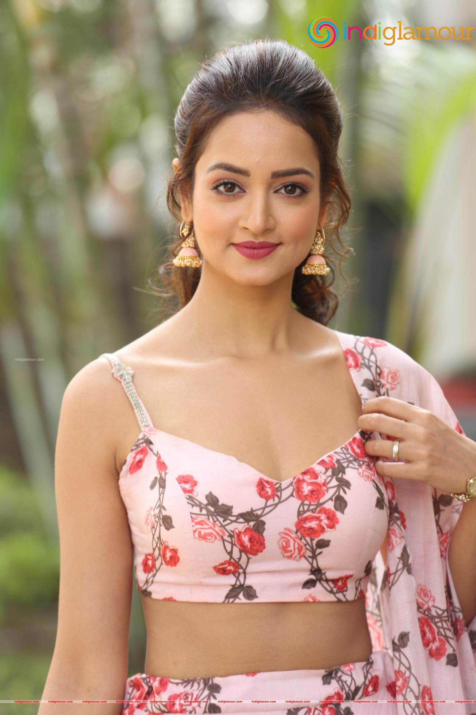 Shanvi Srivastava Actress hd photo