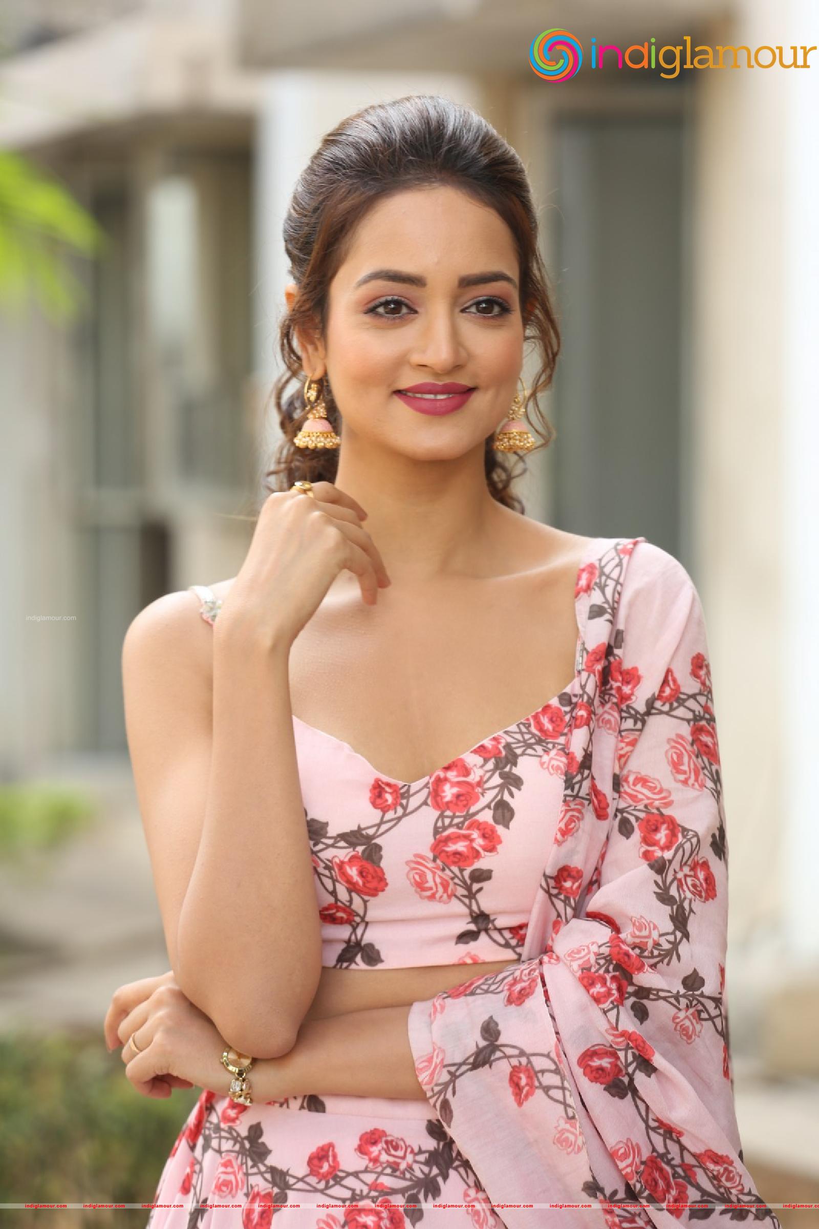 Shanvi Srivastava Actress hd photo