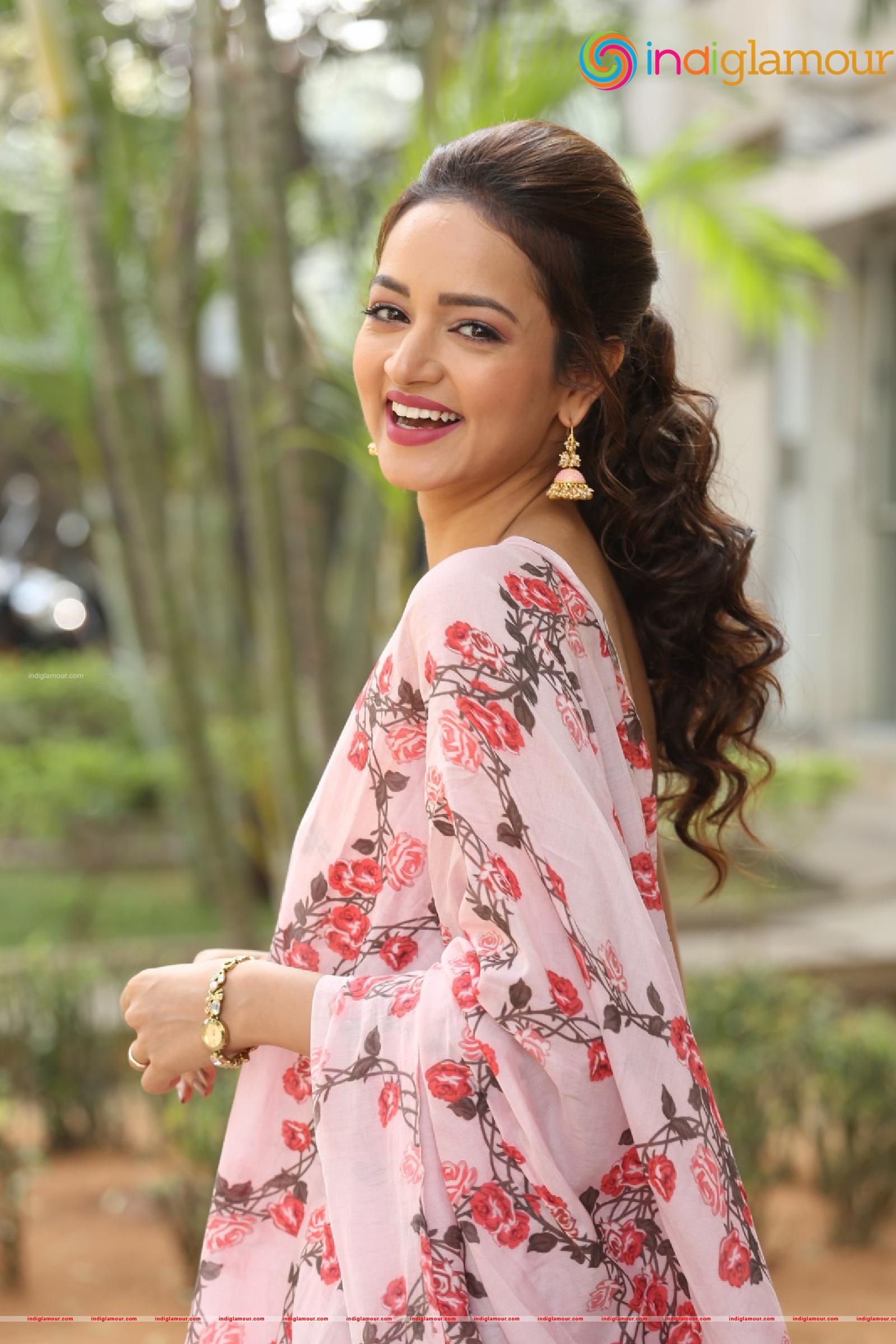 Shanvi Srivastava Actress hd photo