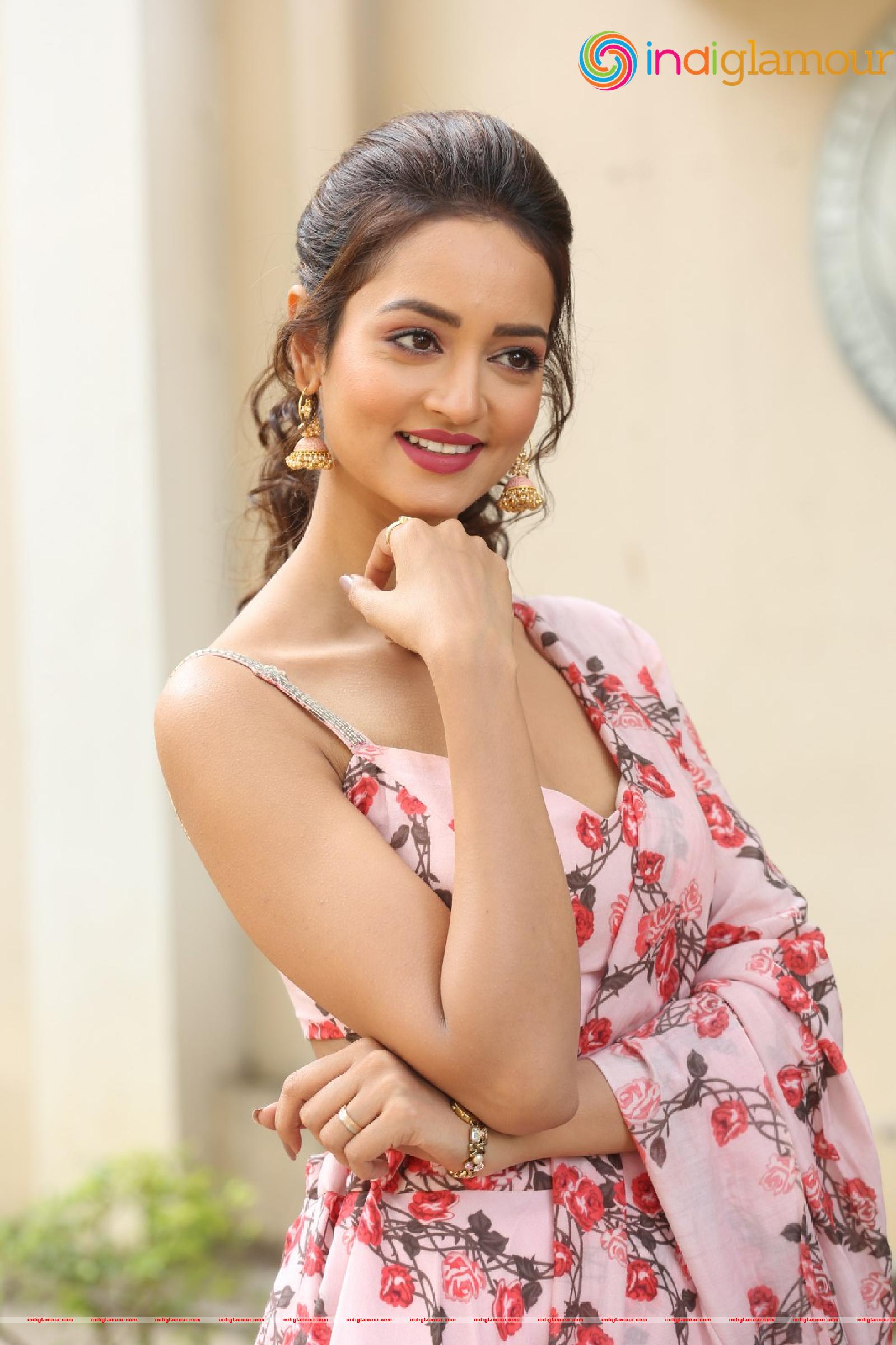 Shanvi Srivastava Actress hd photo