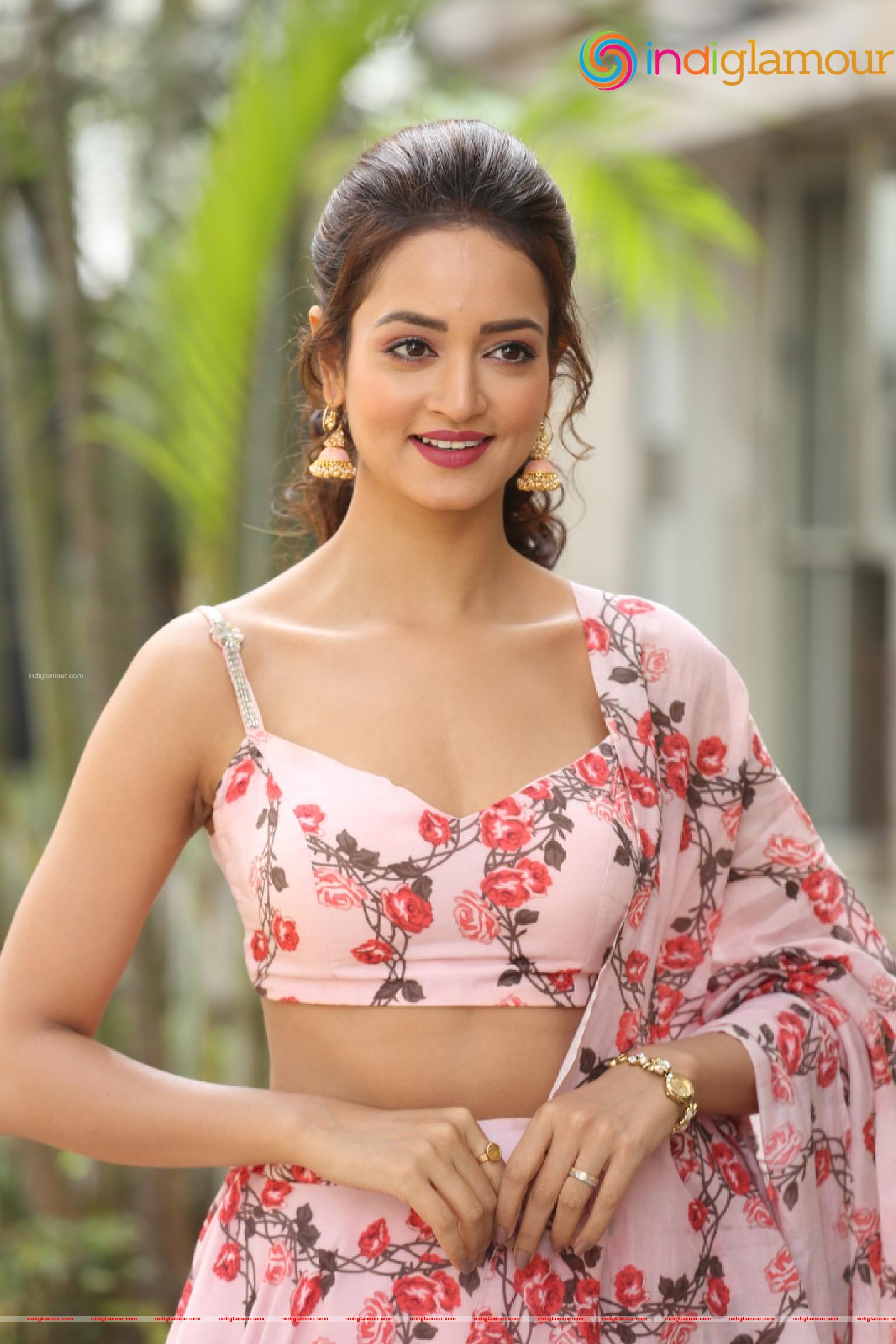 Shanvi Srivastava Actress hd photo