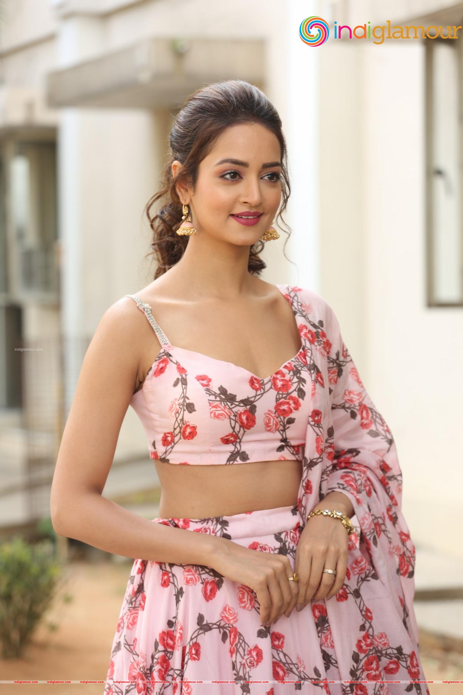 Shanvi Srivastava Actress hd photo