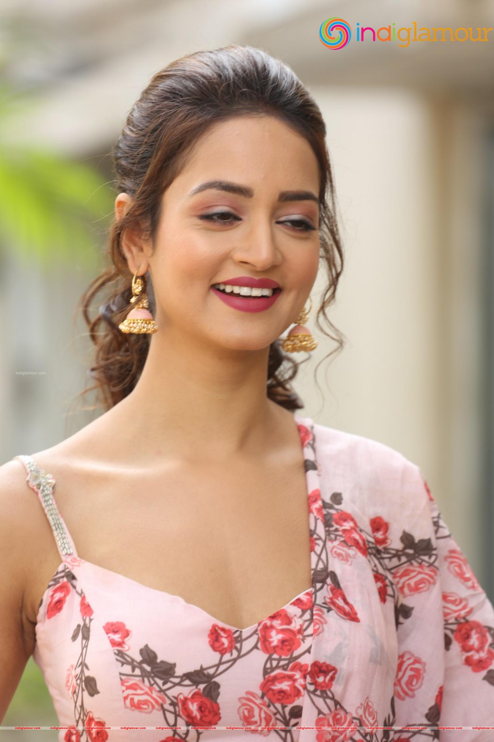 Shanvi Srivastava Actress hd photo