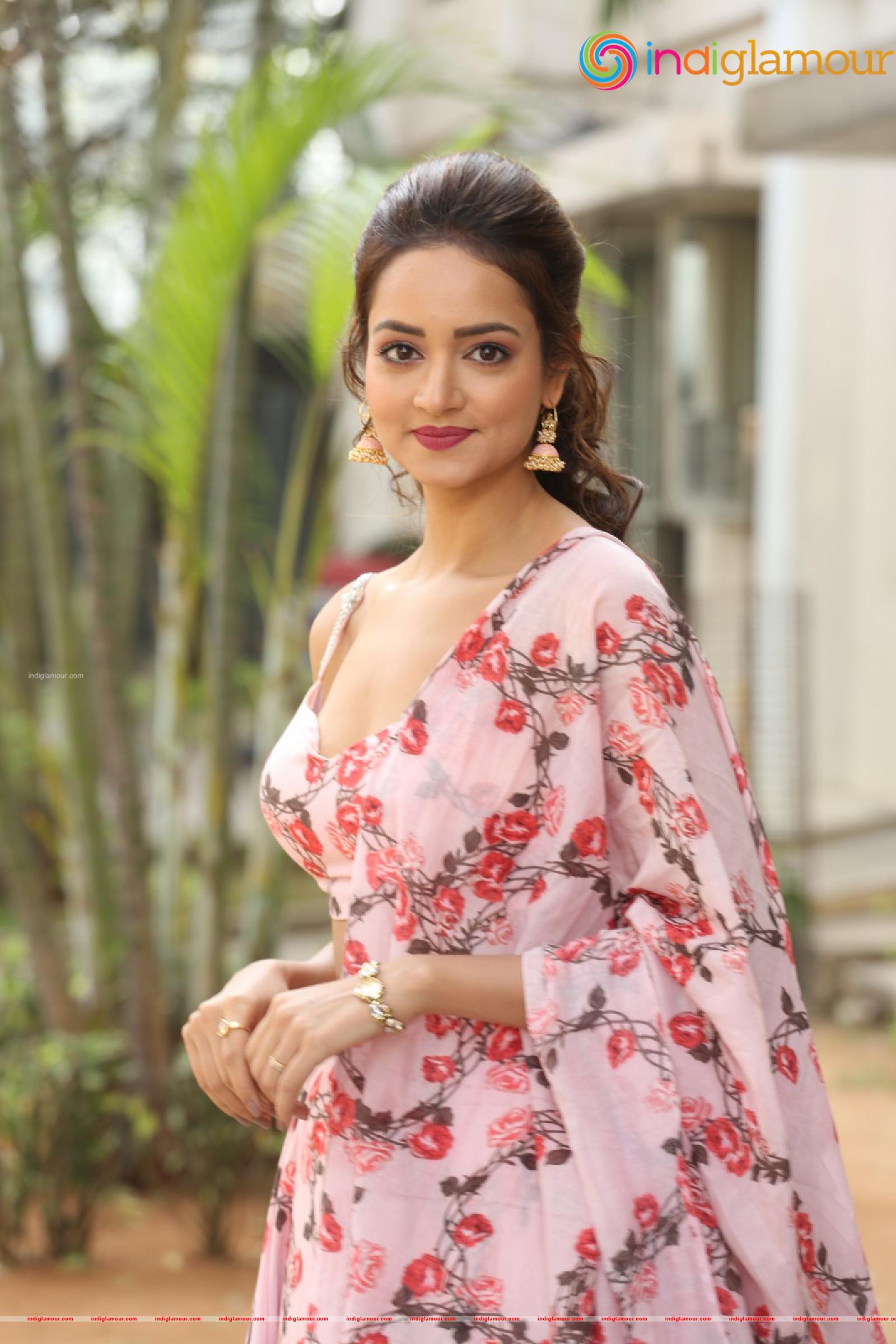 Shanvi Srivastava Actress hd photo