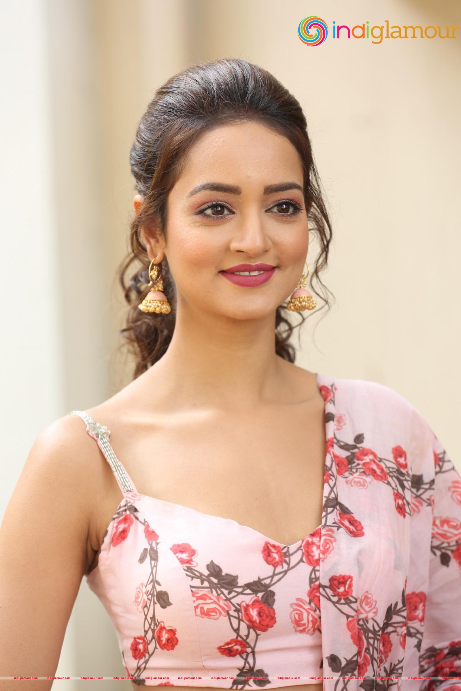 Shanvi Srivastava Actress hd photo