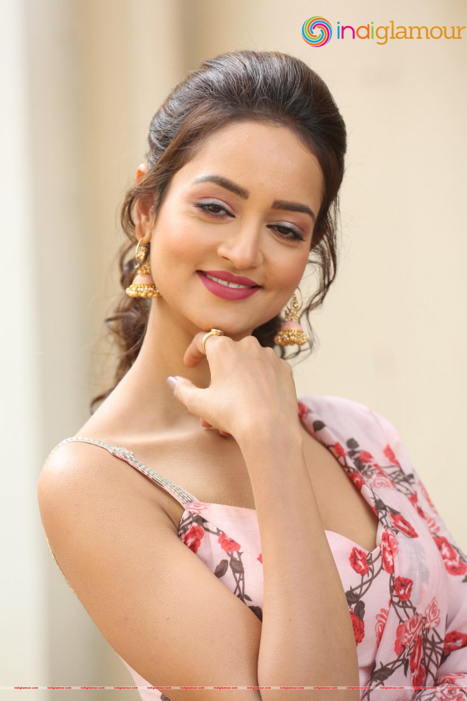 Shanvi Srivastava Actress hd photo