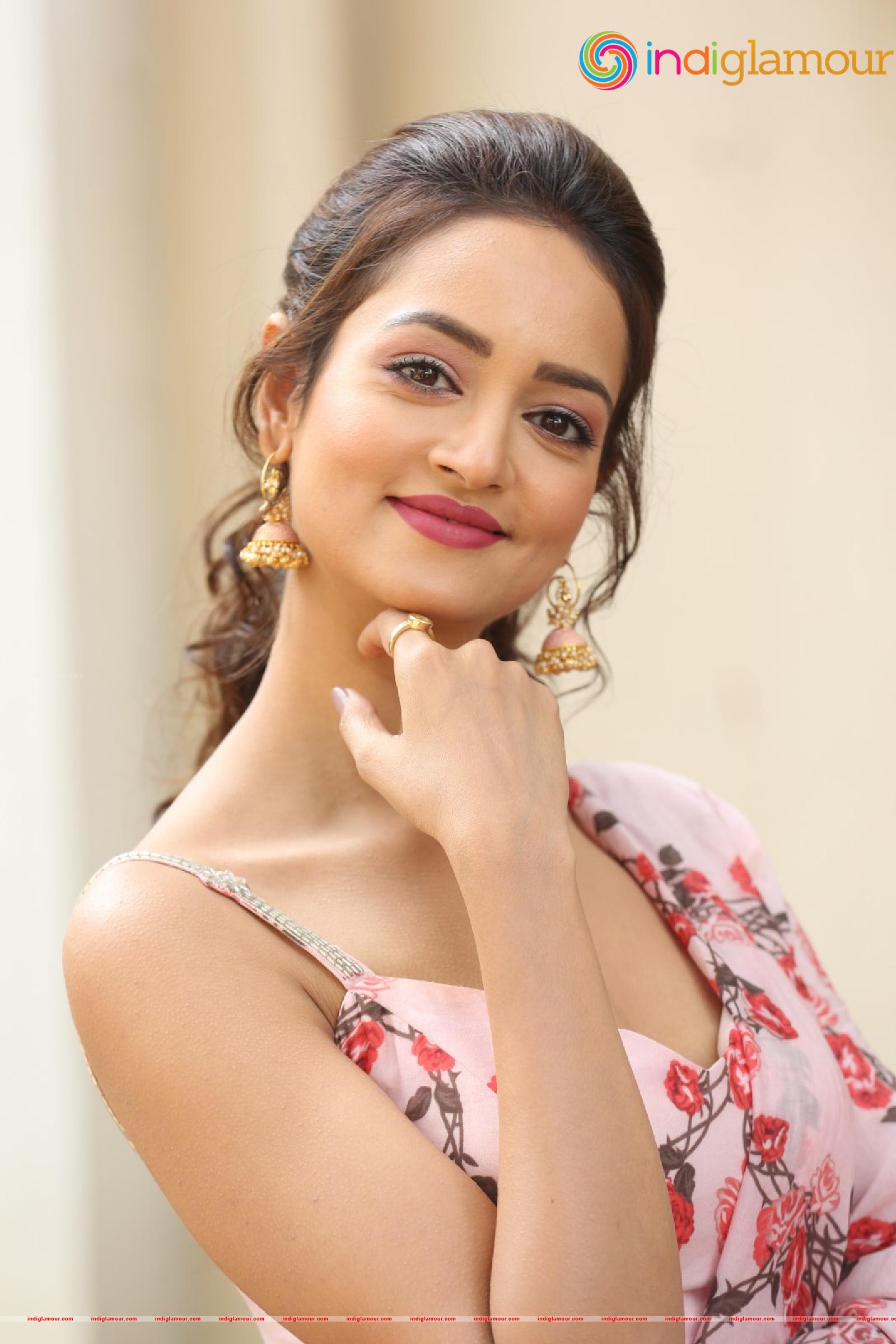 Shanvi Srivastava Actress hd photo