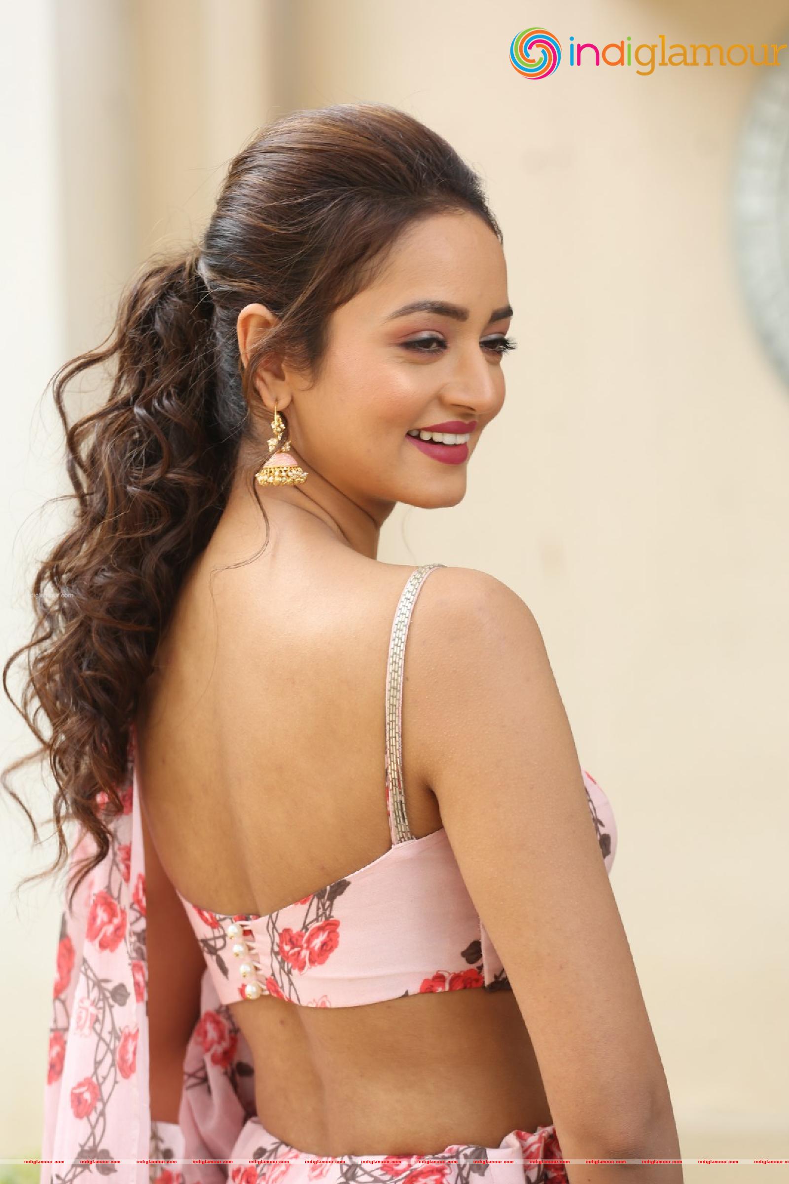 Shanvi Srivastava Actress hd photo