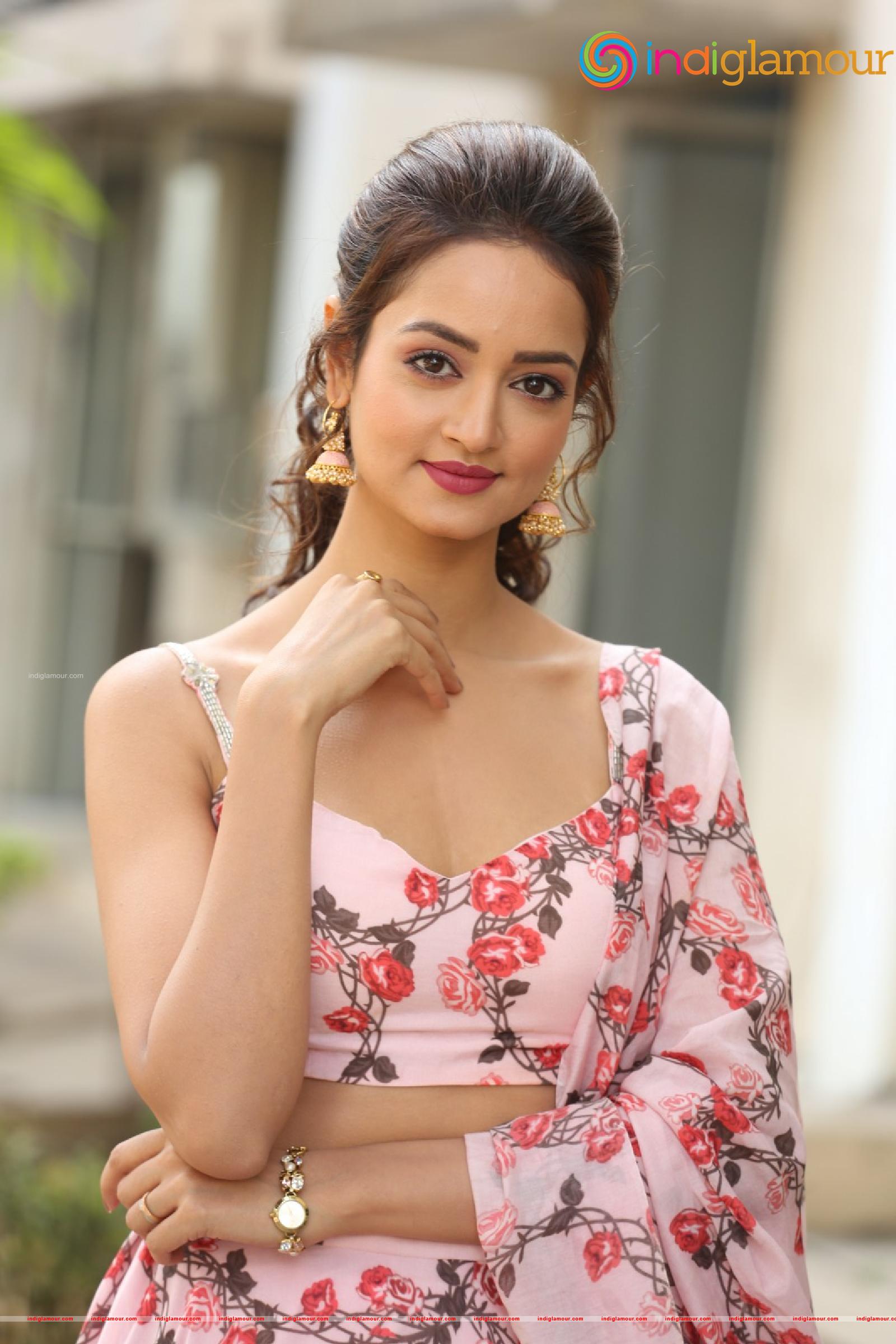 Shanvi Srivastava Actress hd photo