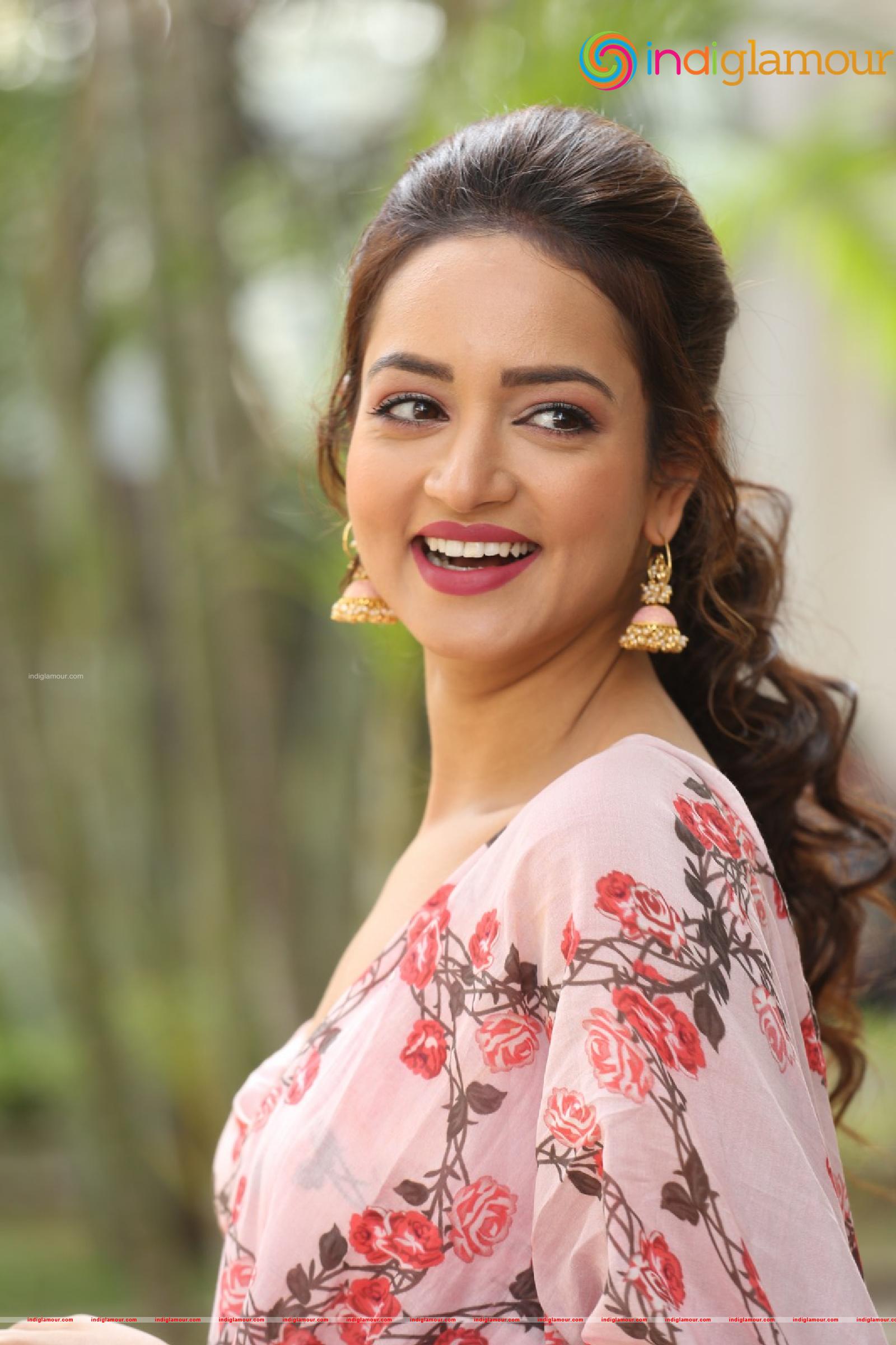 Shanvi Srivastava Actress hd photo