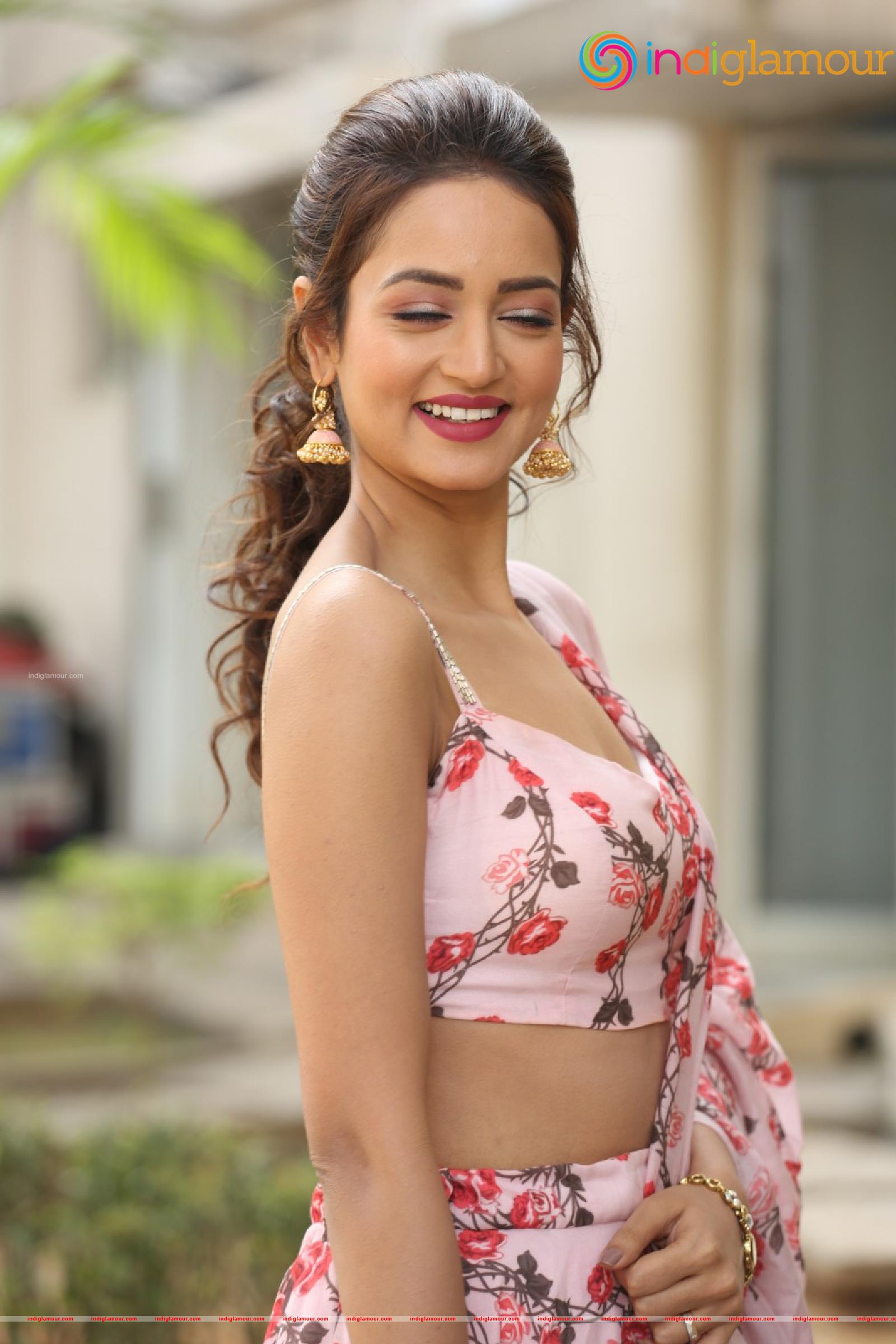 Shanvi Srivastava Actress hd photo