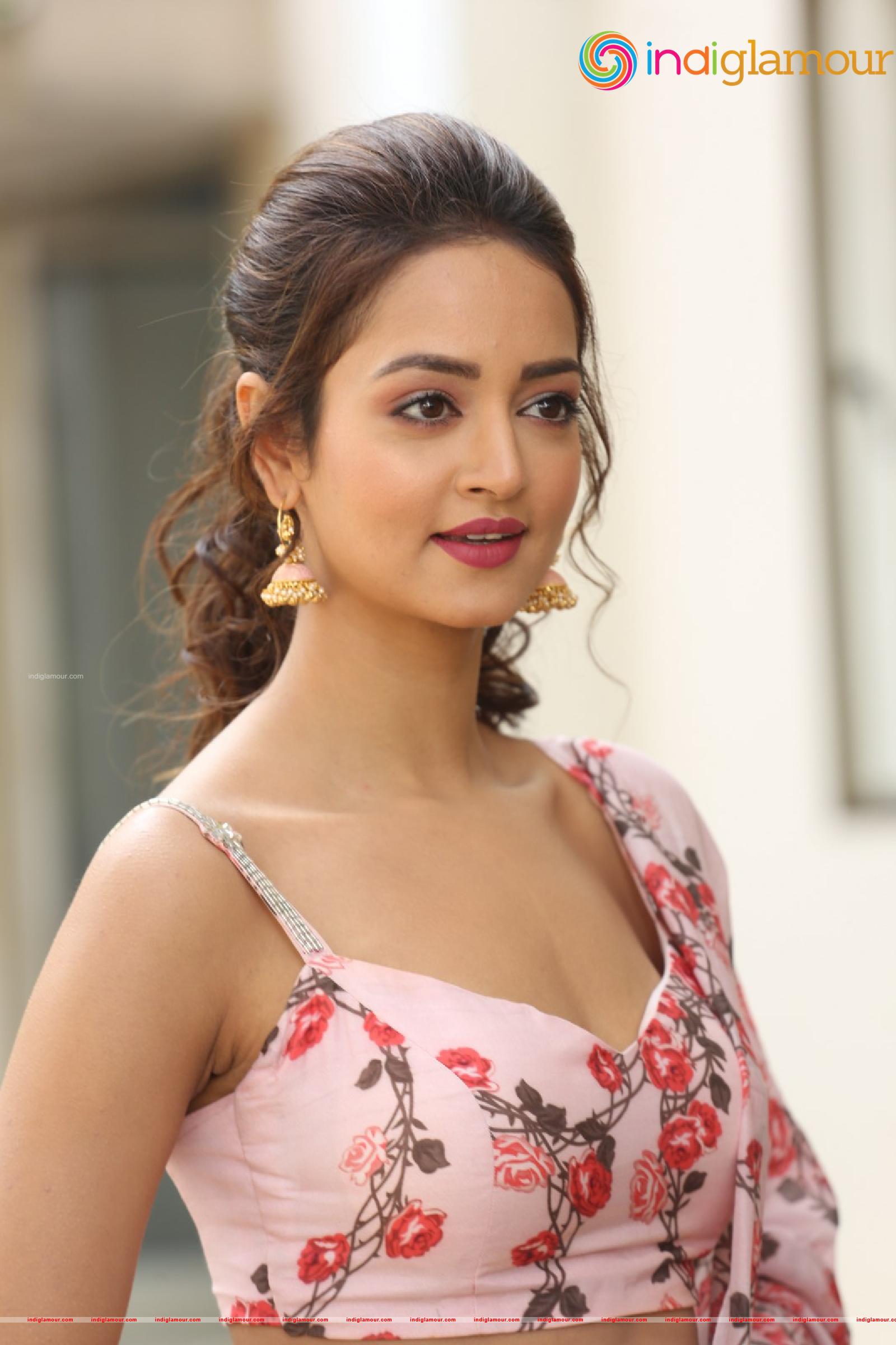 Shanvi Srivastava Actress hd photo