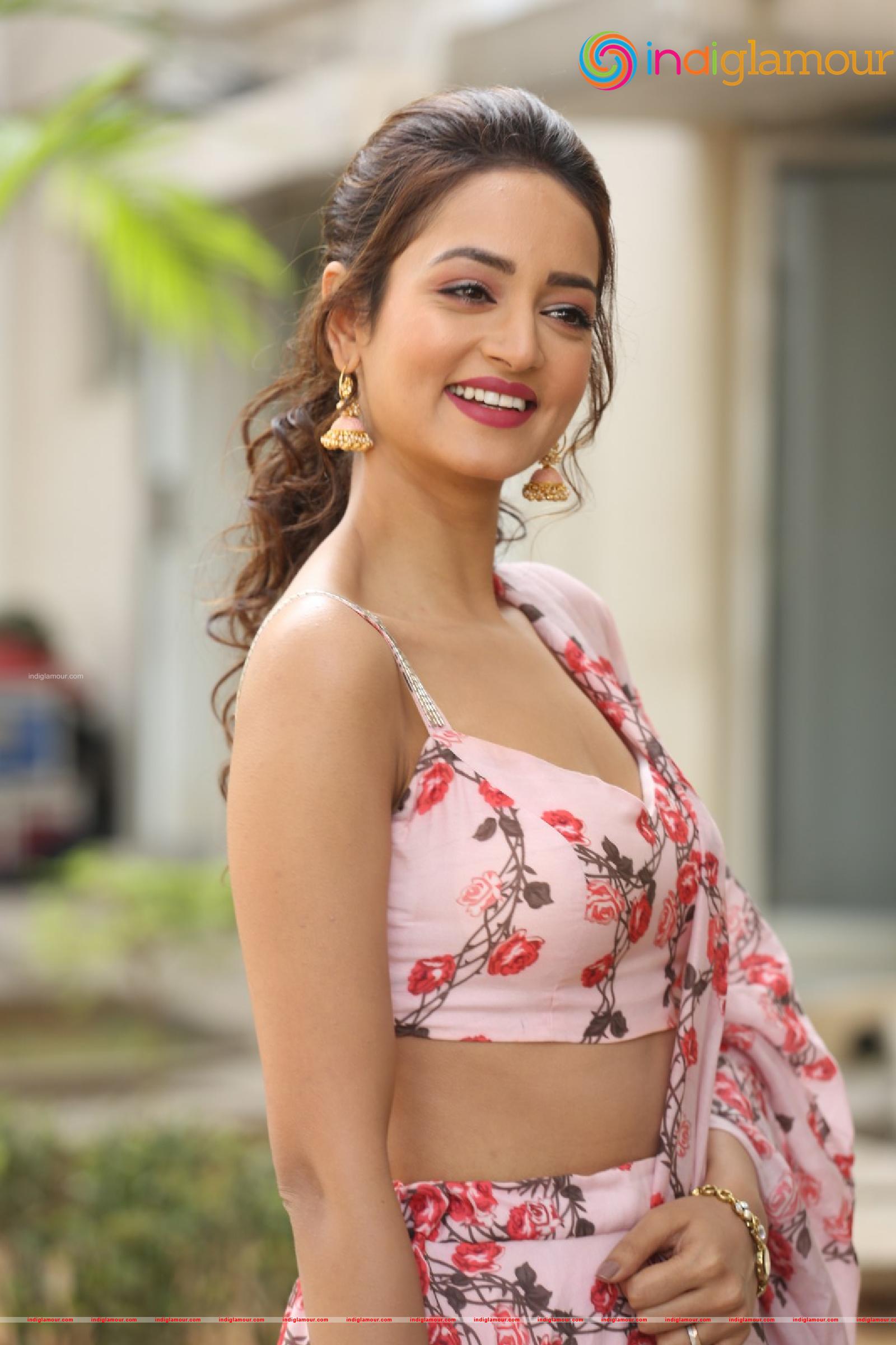 Shanvi Srivastava Actress hd photo