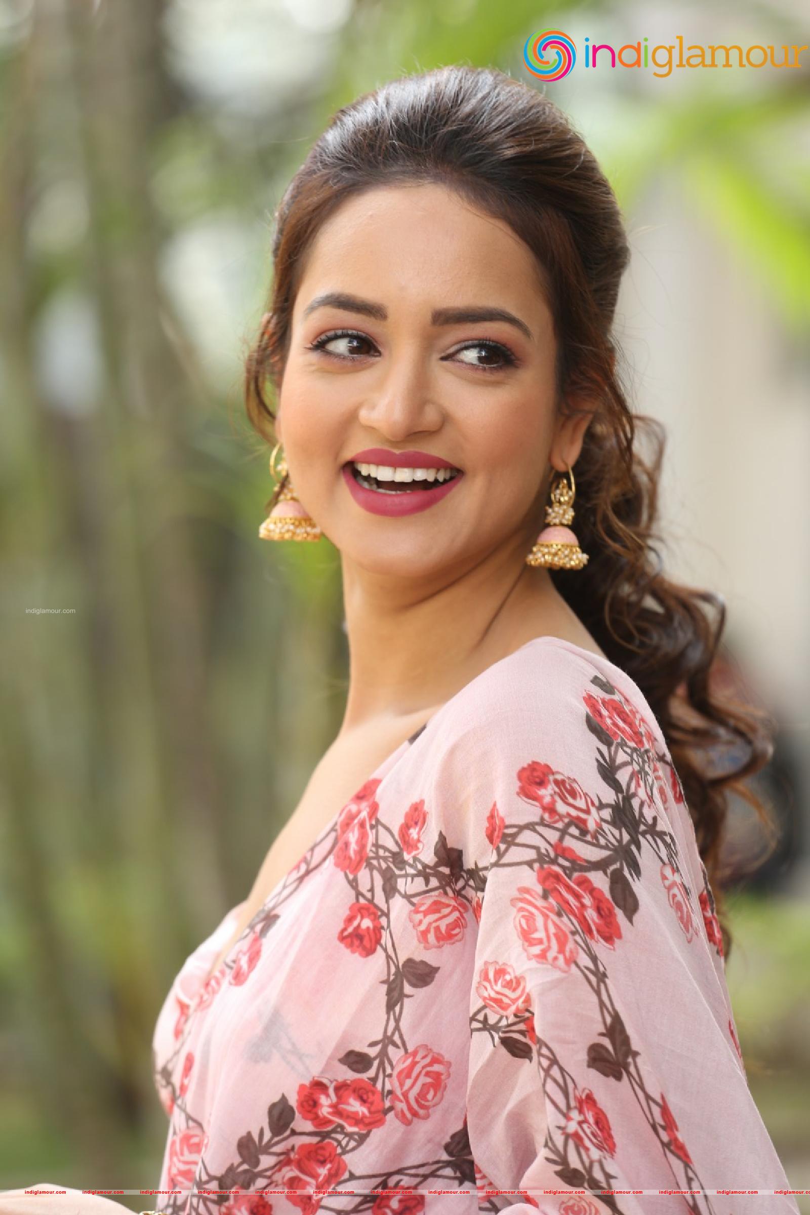 Shanvi Srivastava Actress hd photo