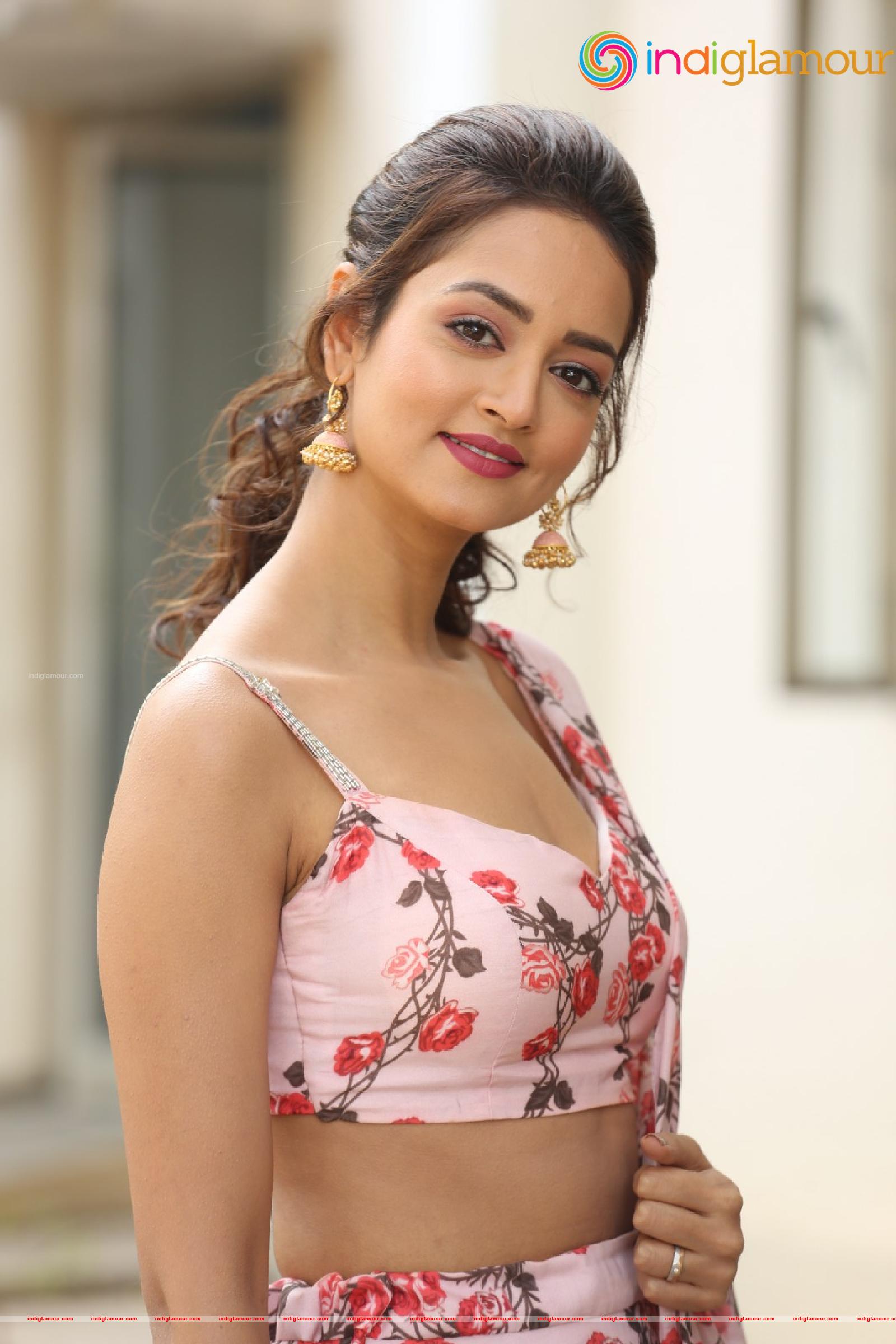 Shanvi Srivastava Actress hd photo