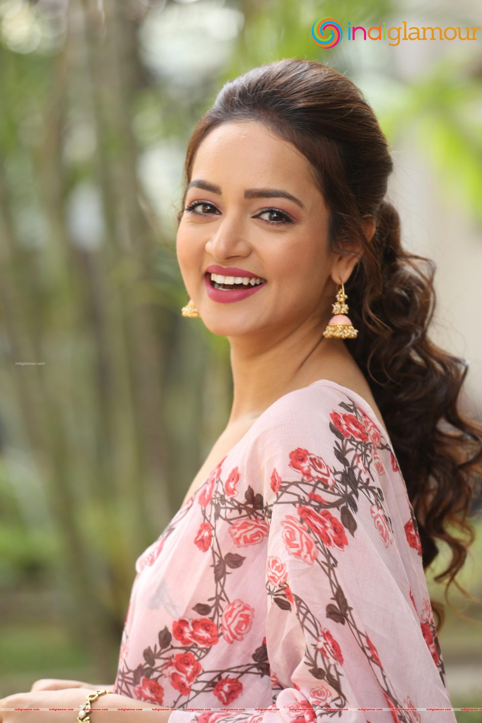 Shanvi Srivastava Actress hd photo