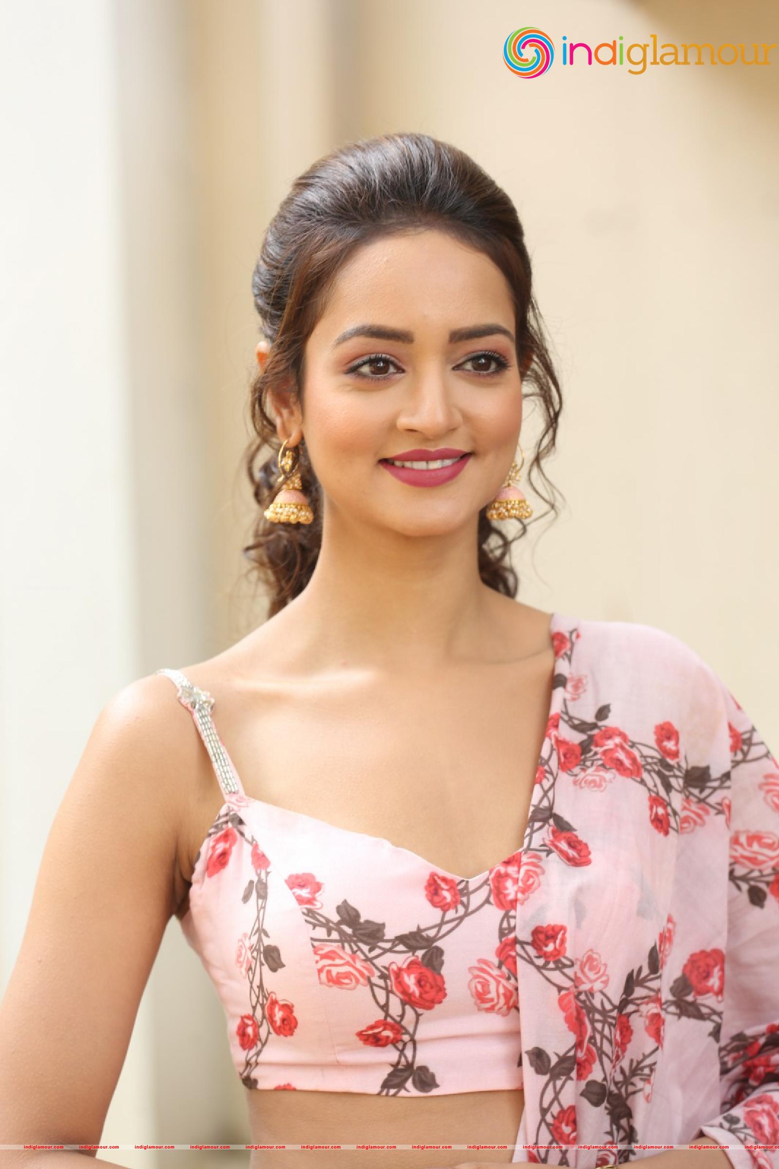 Shanvi Srivastava Actress hd photo