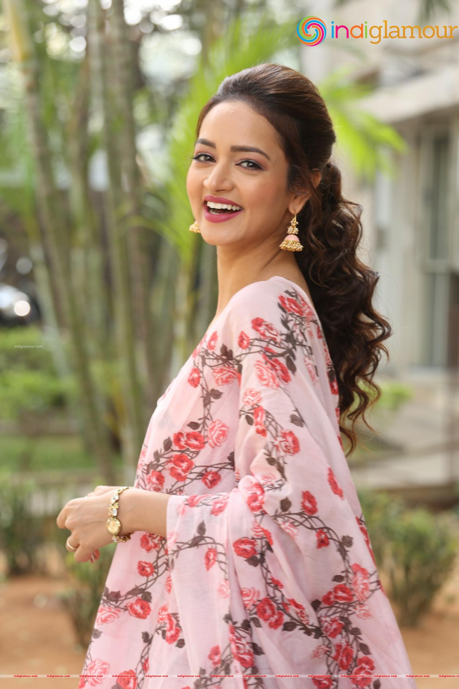 Shanvi Srivastava Actress hd photo